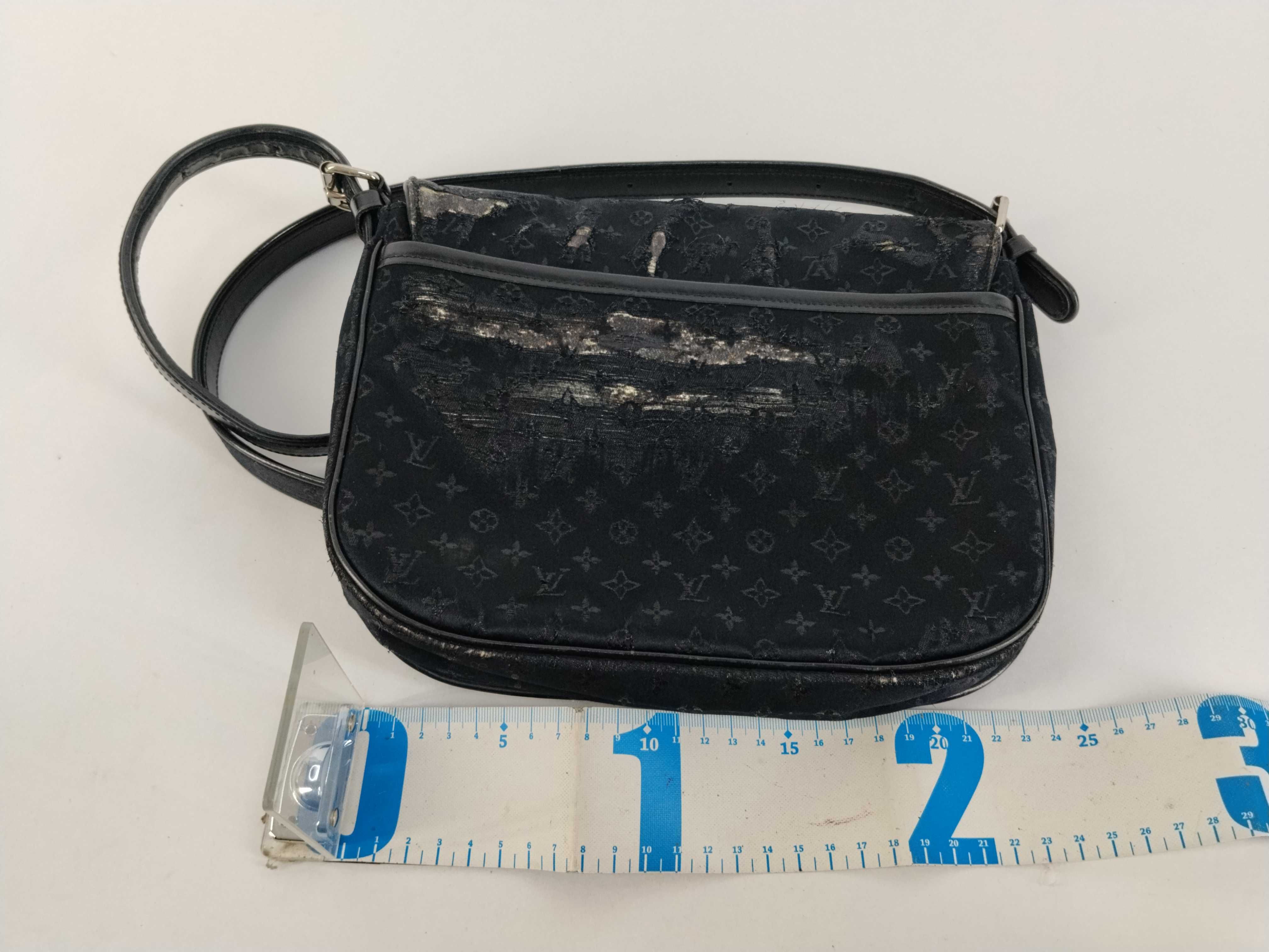 Monogram Louis Vuitton Monogram Satin Shoulder Bag Contes de Fée Musette M92273 Shoulder Bag — view 2