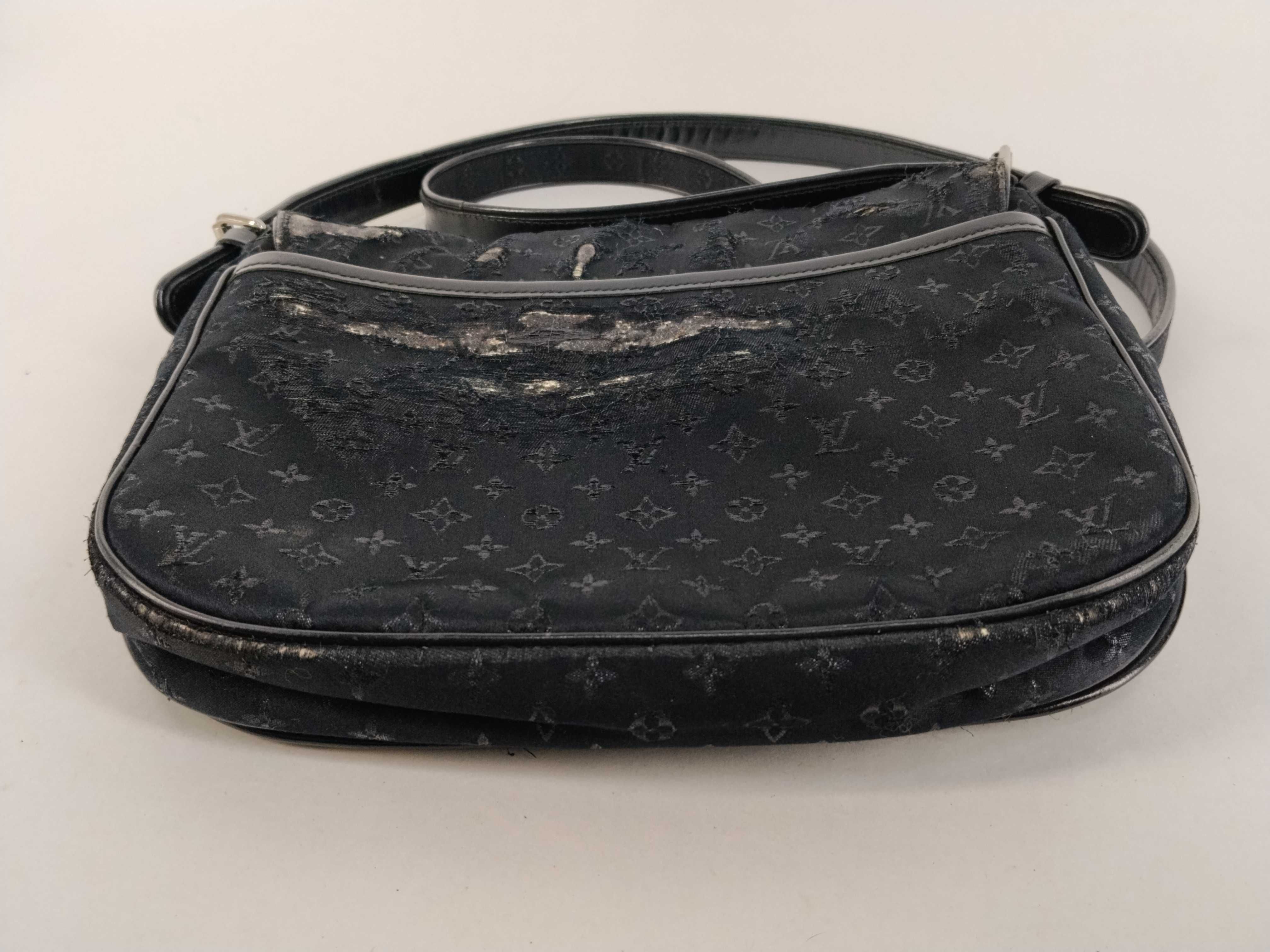 Monogram Louis Vuitton Monogram Satin Shoulder Bag Contes de Fée Musette M92273 Shoulder Bag — view 7