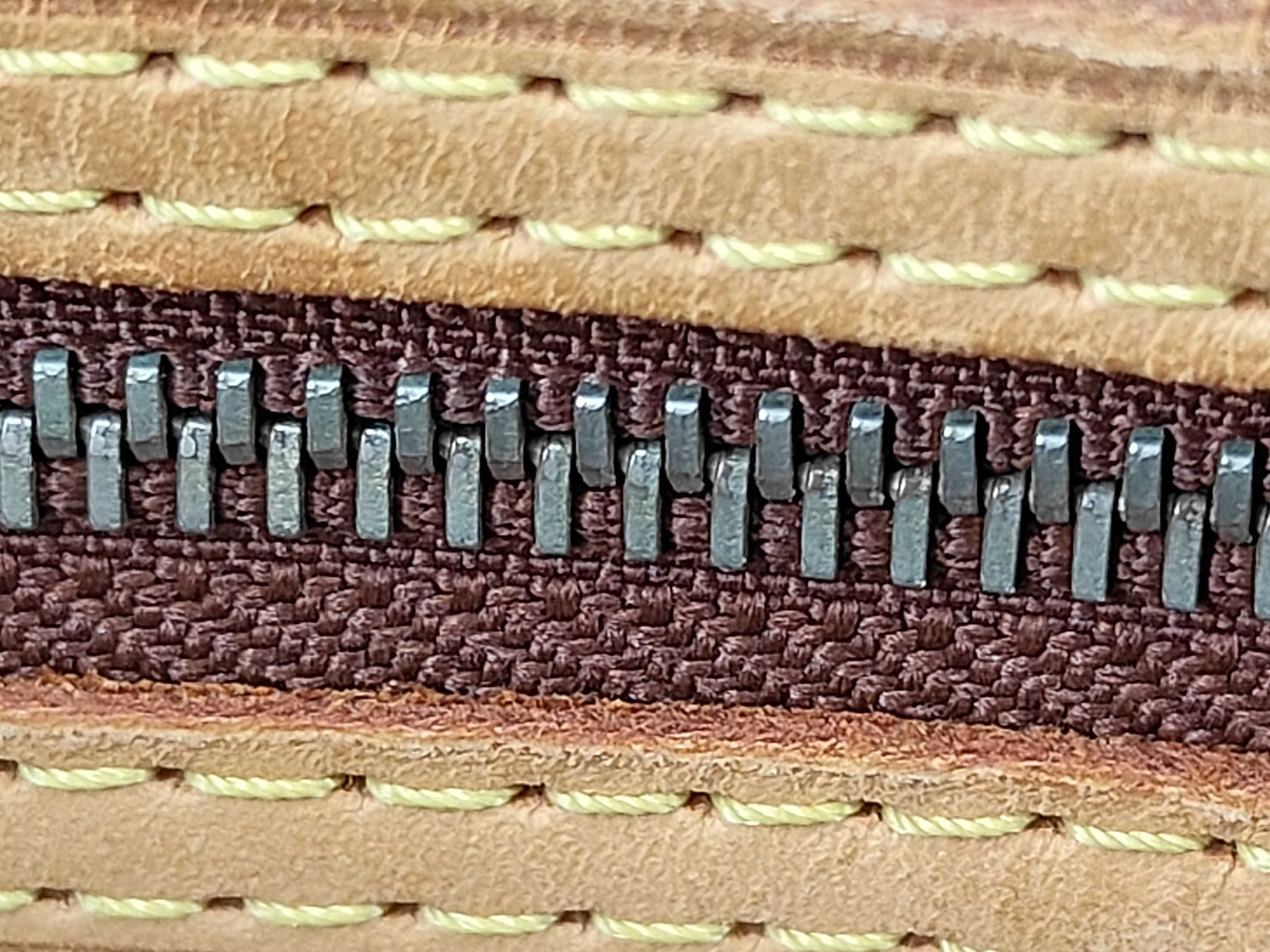 Monogram Neverfull PM (older model) Tote bag with deteriorated interior. — view 6