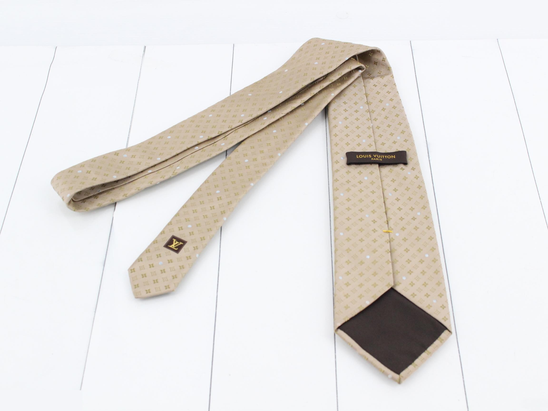 tie — view 2