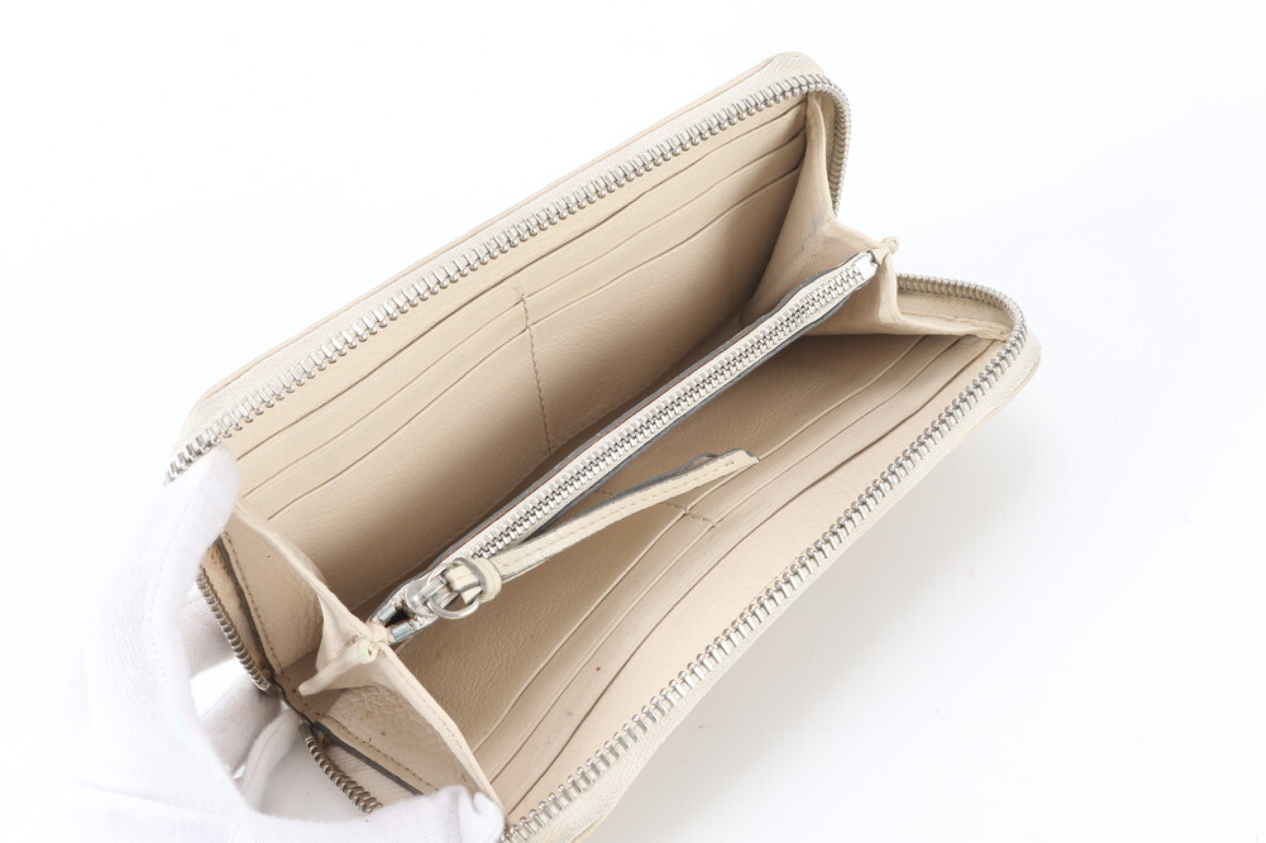 leather round zipper wallet, ivory. — view 5