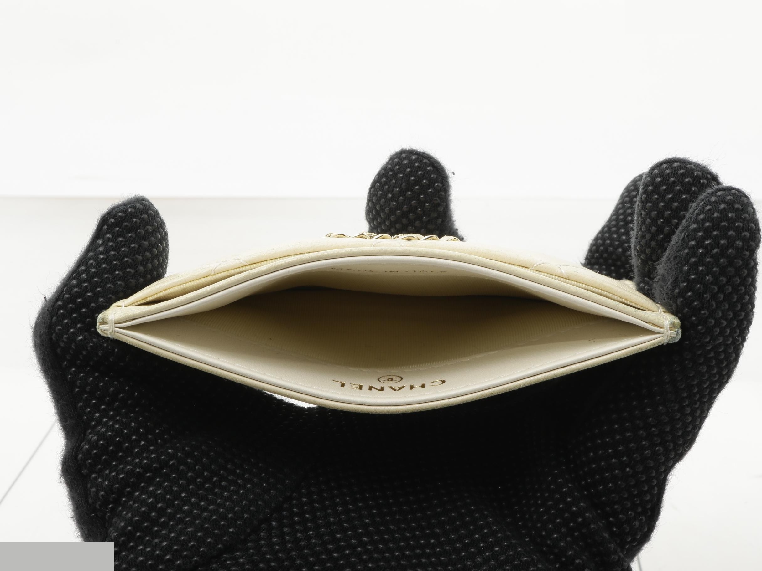 Matelassé (bag) and card case — view 4
