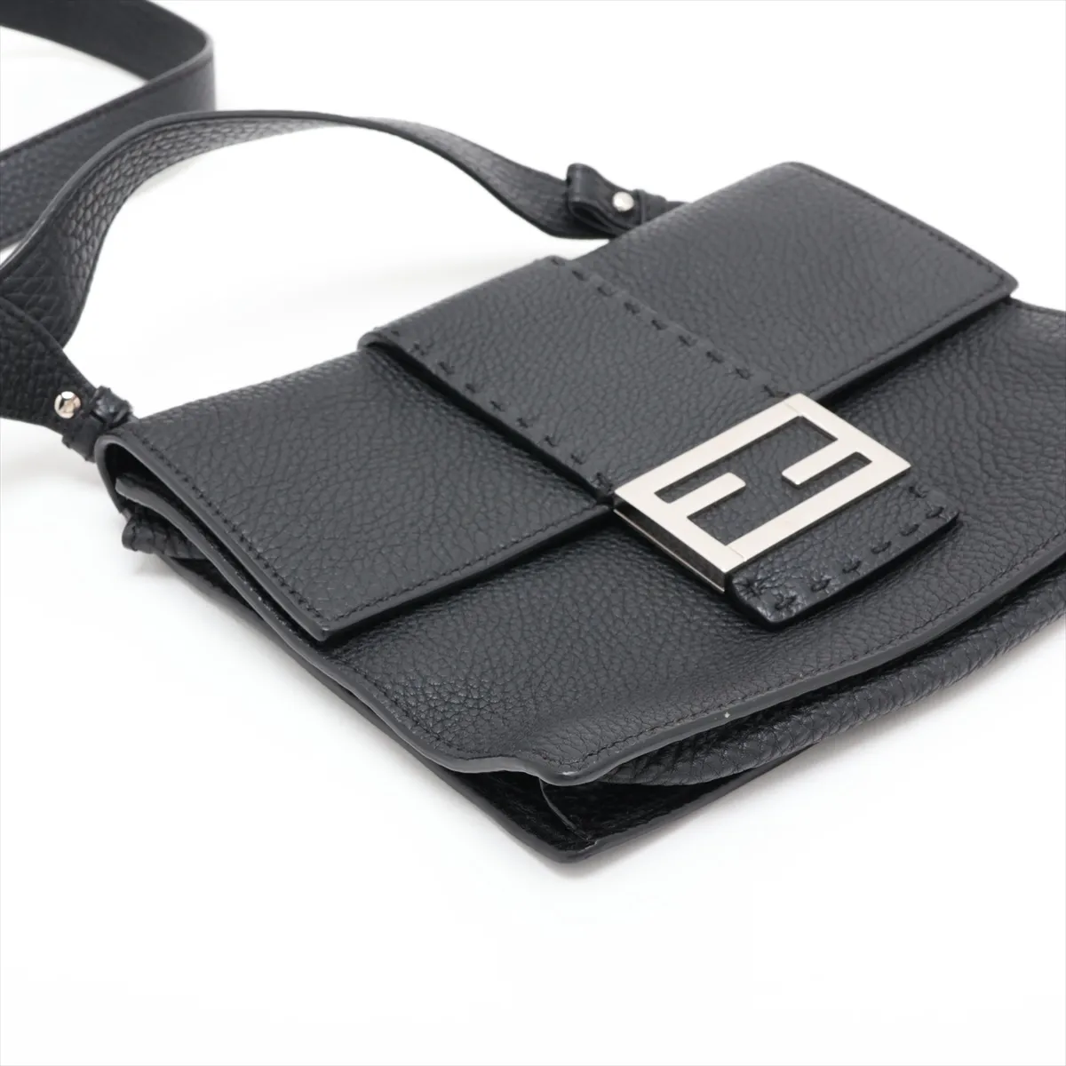 Selleria Bucket 7VA524 Leather Shoulder Bag, Black — view 4
