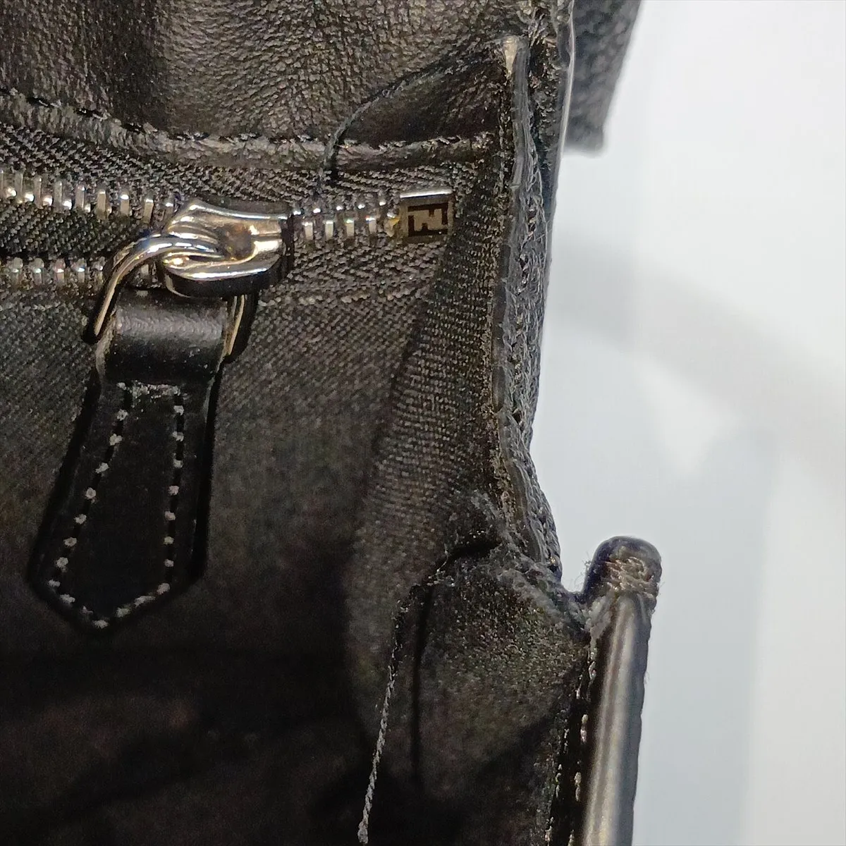 Selleria Bucket 7VA524 Leather Shoulder Bag, Black — view 9
