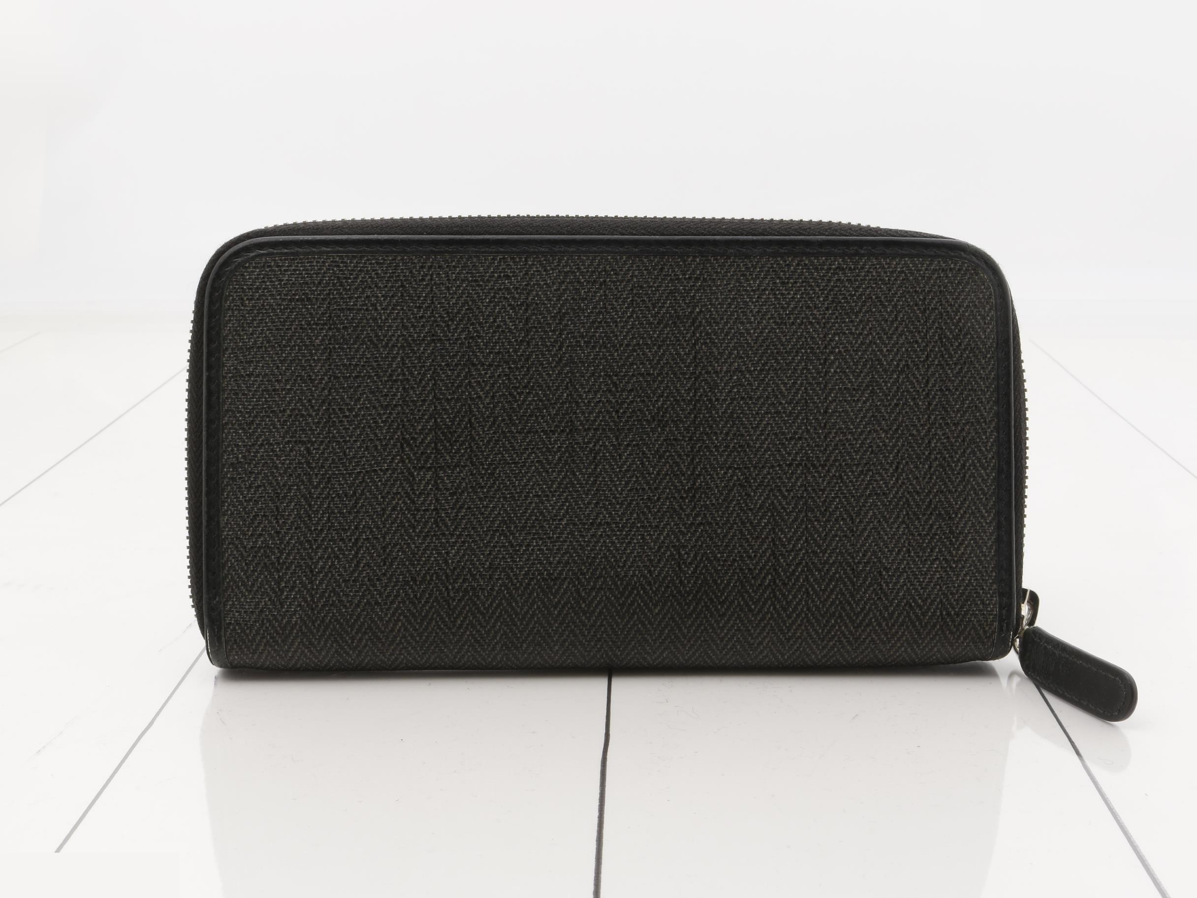 wallet — view 2