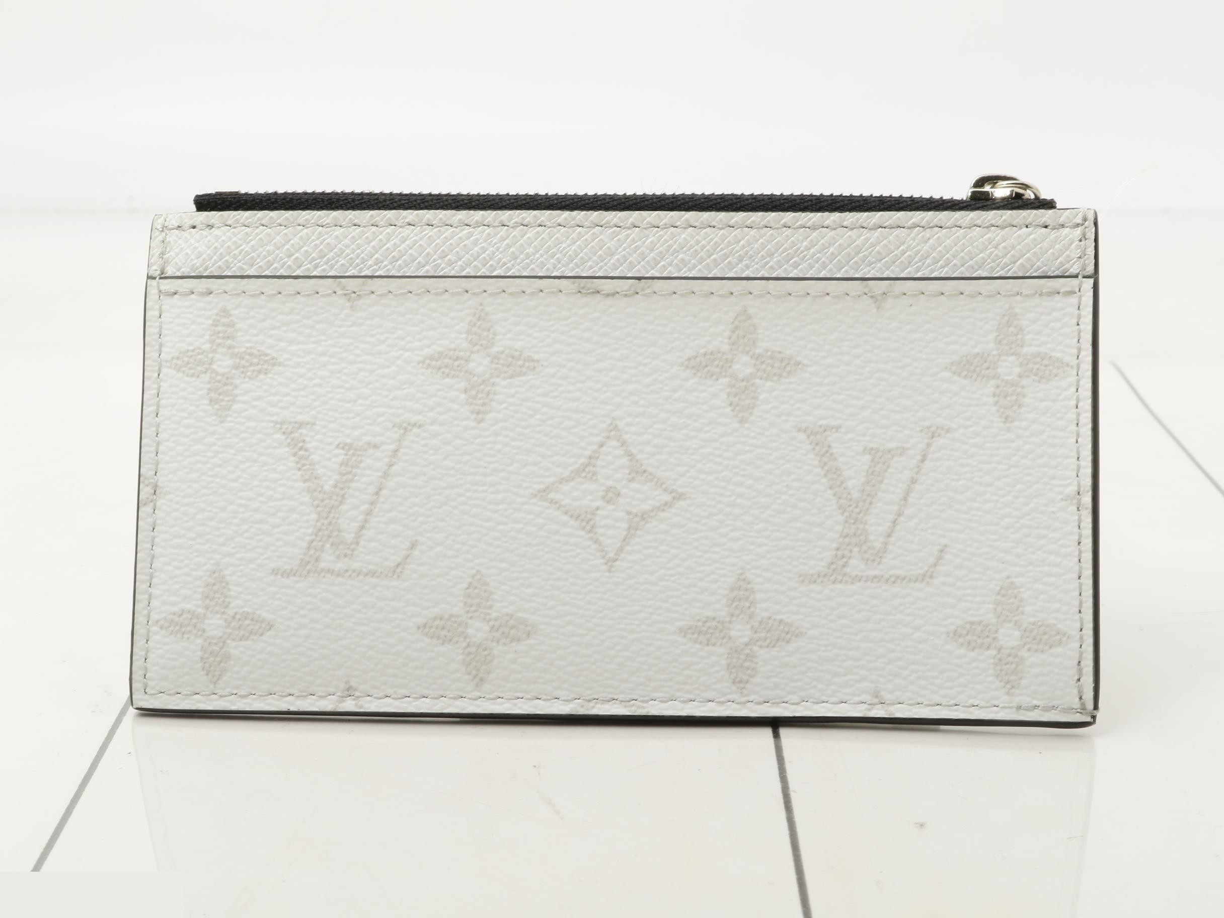 Coin card holder — view 2