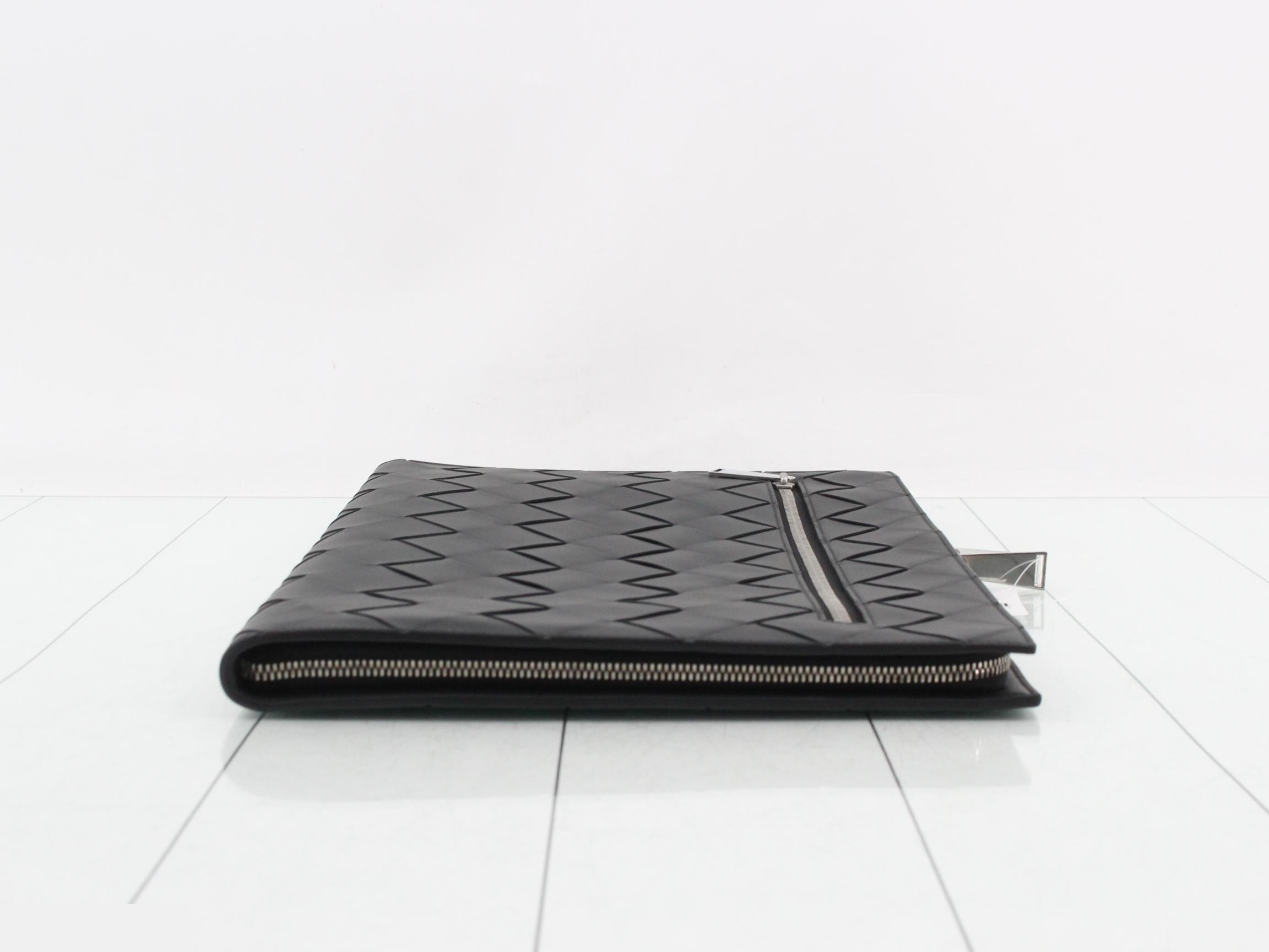 Maxi Intrecciato Clutch Bag, Leather, Black — view 3