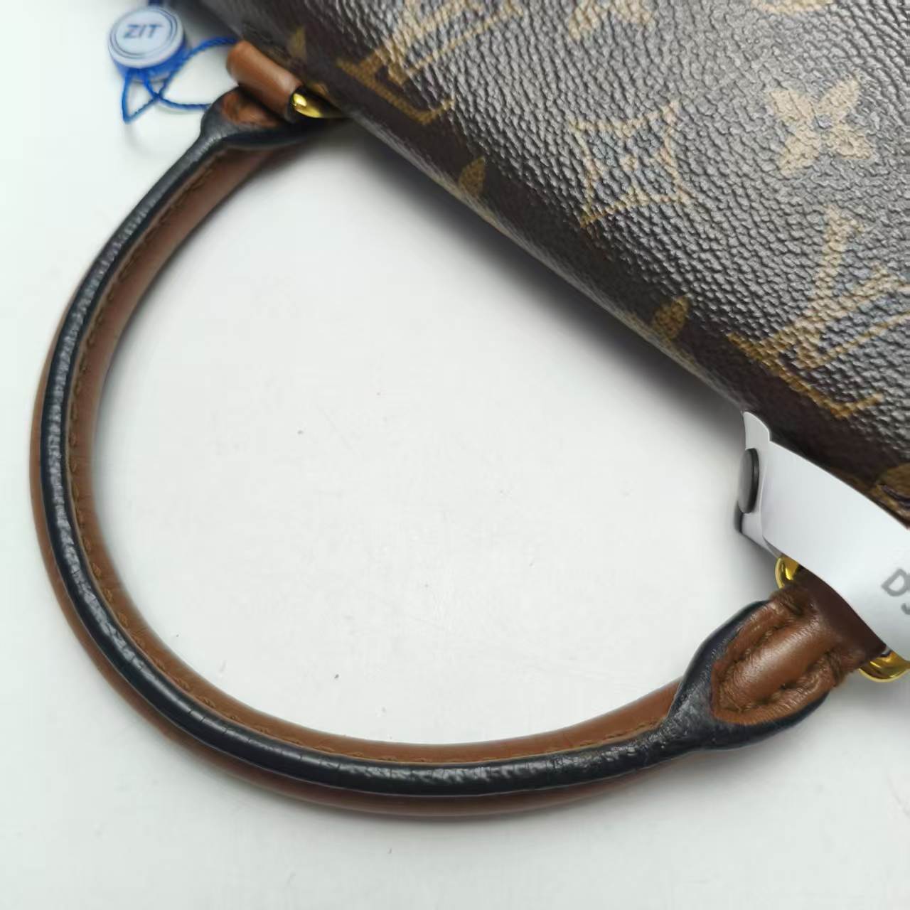 【*Shipped from: China*】LOUIS VUITTON Marignan PU Shoulder Bag — view 11