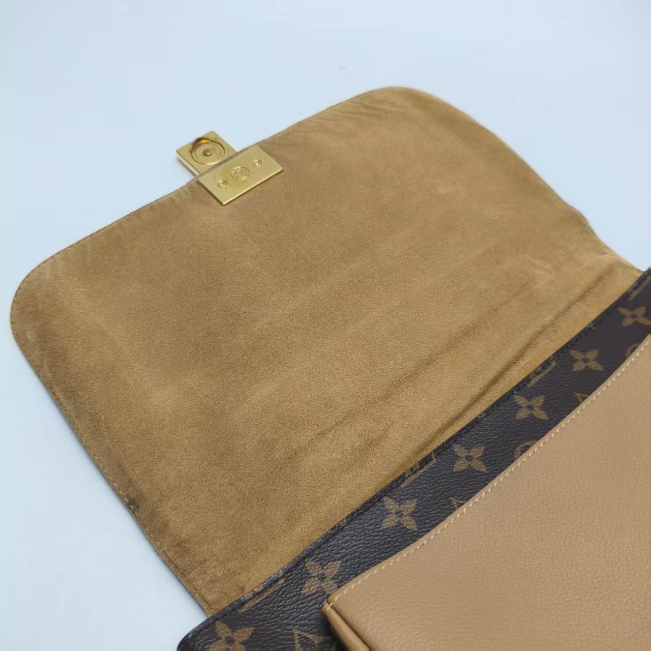 【*Shipped from: China*】LOUIS VUITTON Marignan PU Shoulder Bag — view 8