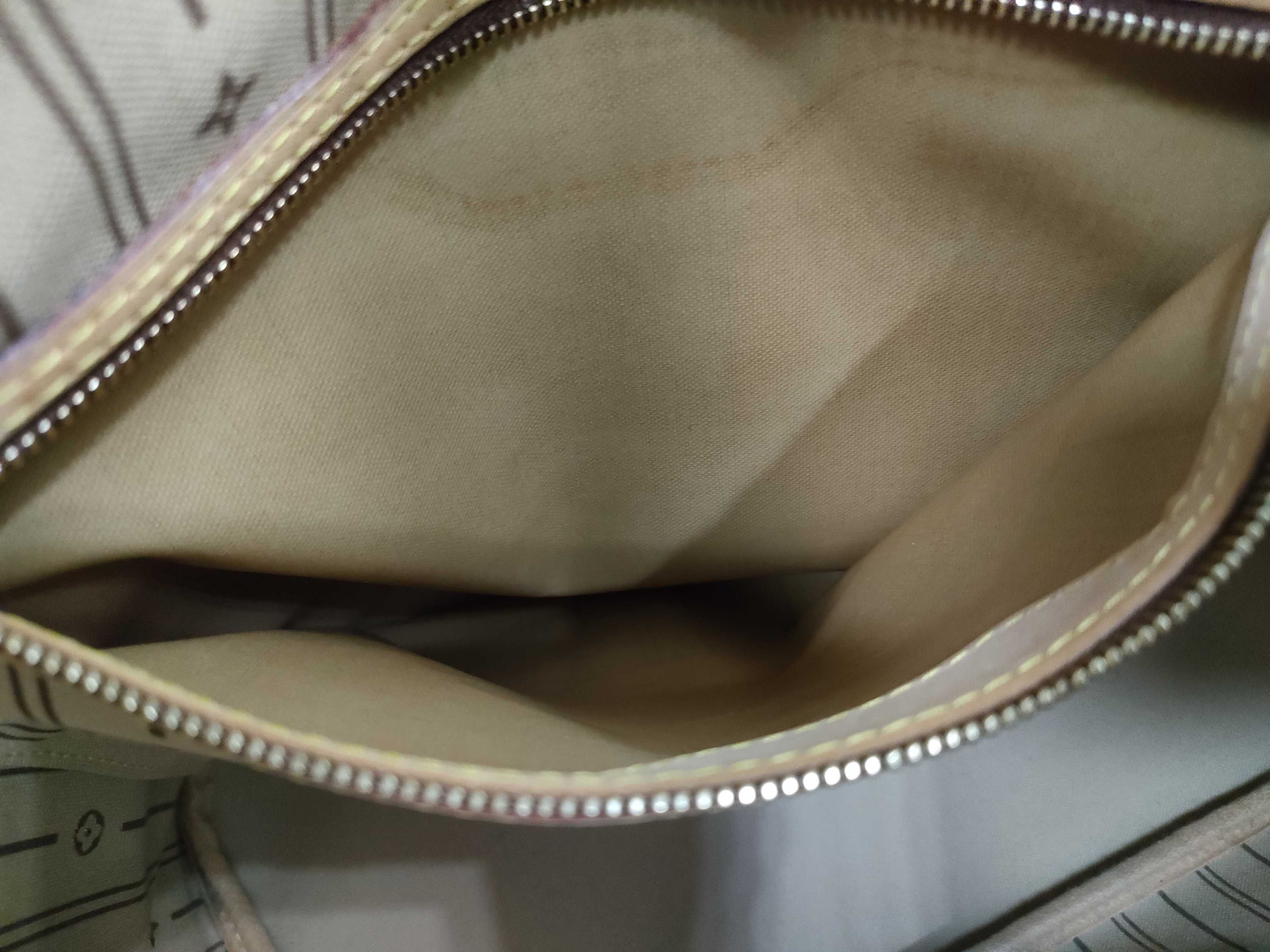 Monogram Louis Vuitton Neverfull MM Tote Bag — view 11