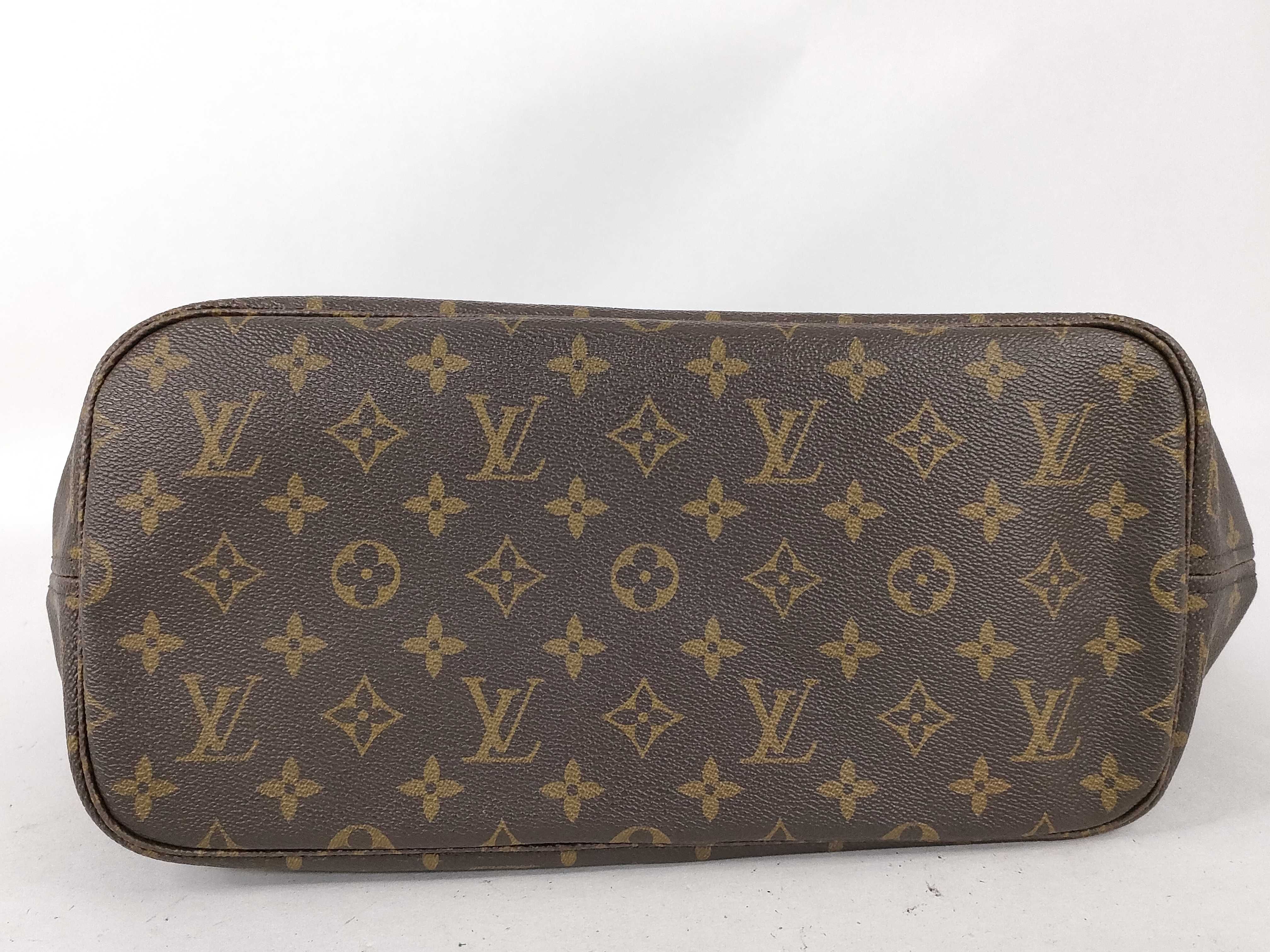 Monogram Louis Vuitton Neverfull MM Tote Bag — view 7
