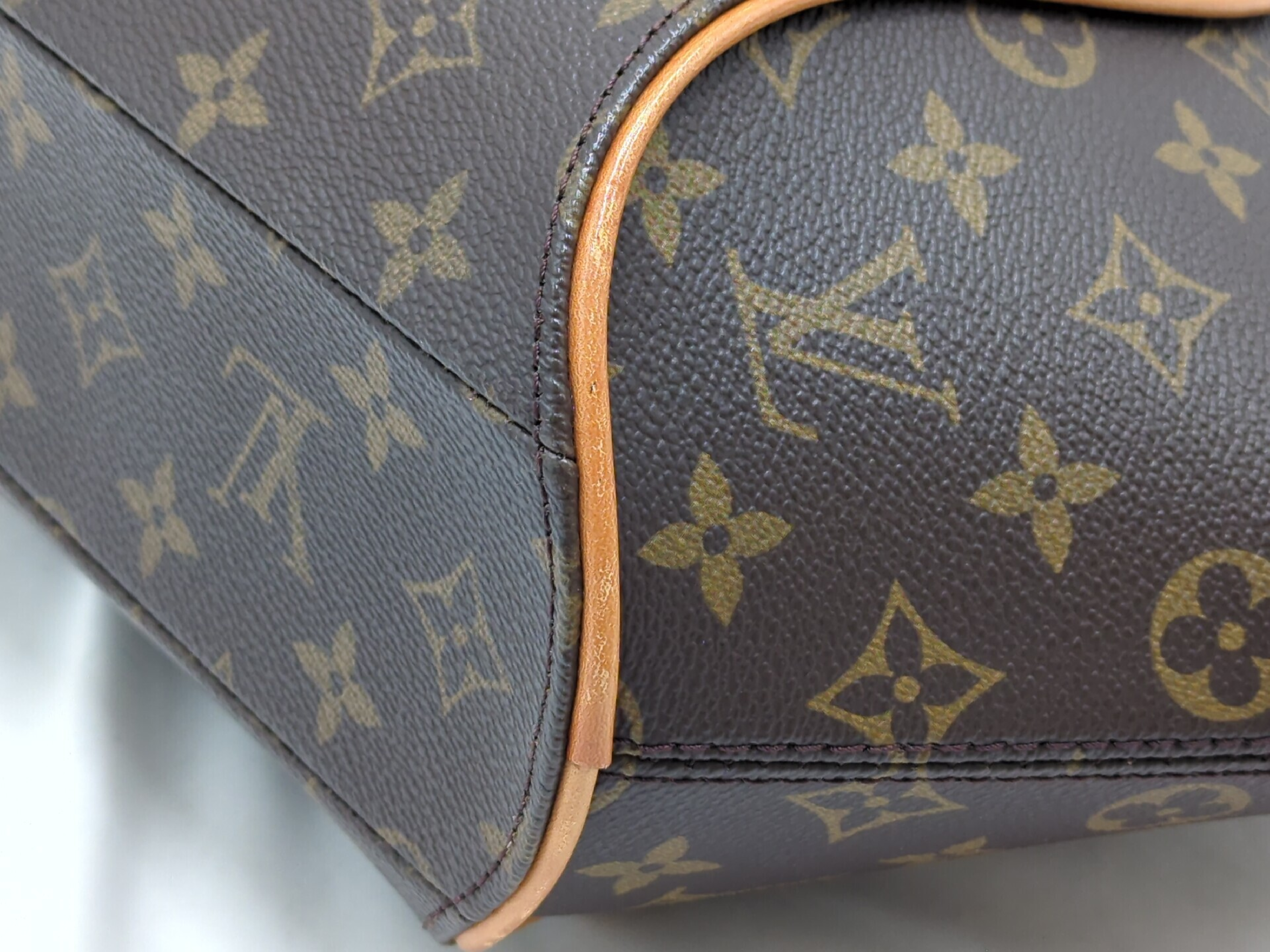 M51127 Monogram Ellipse PM Handbag — view 3