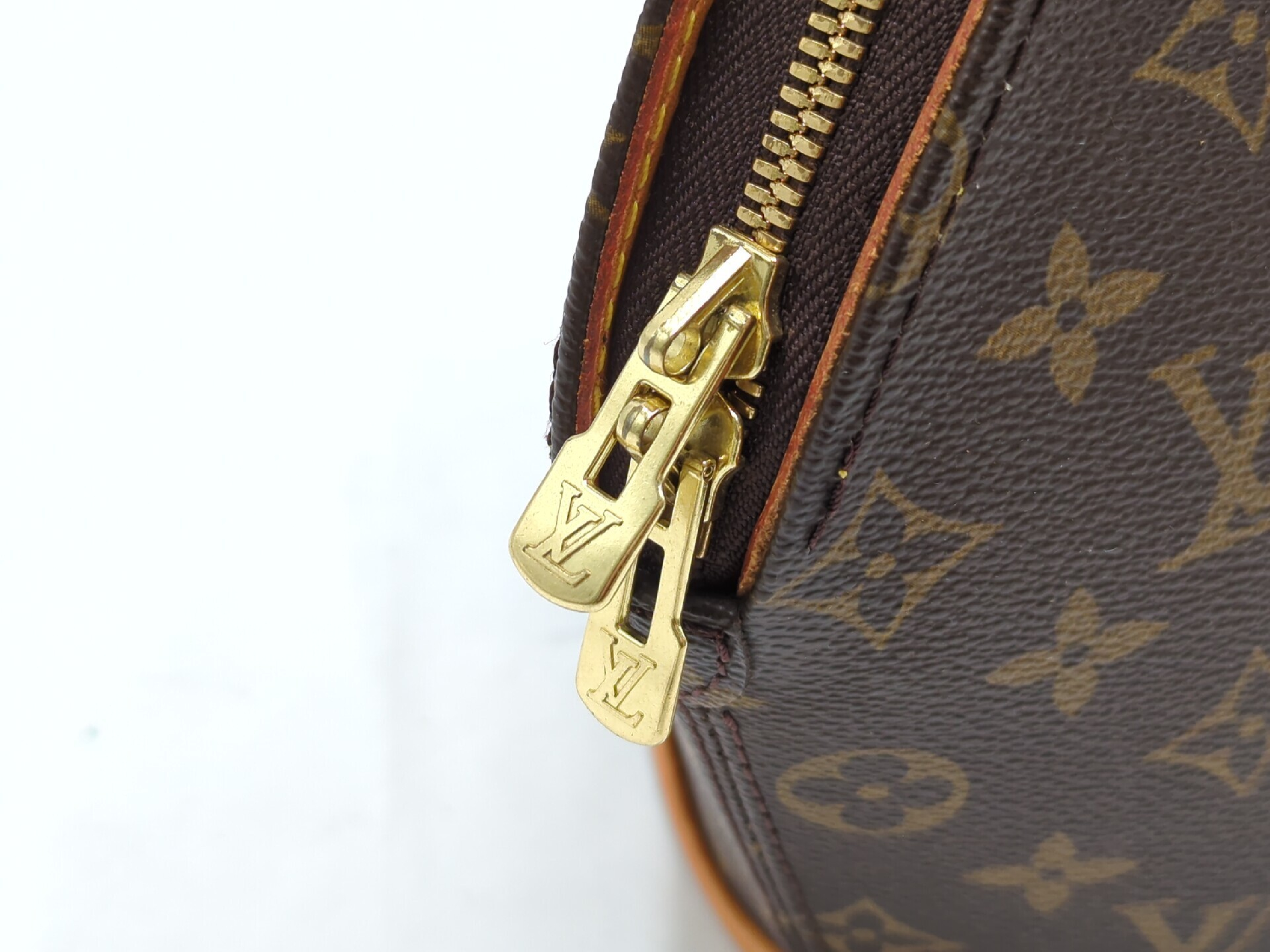 M51127 Monogram Ellipse PM Handbag — view 9