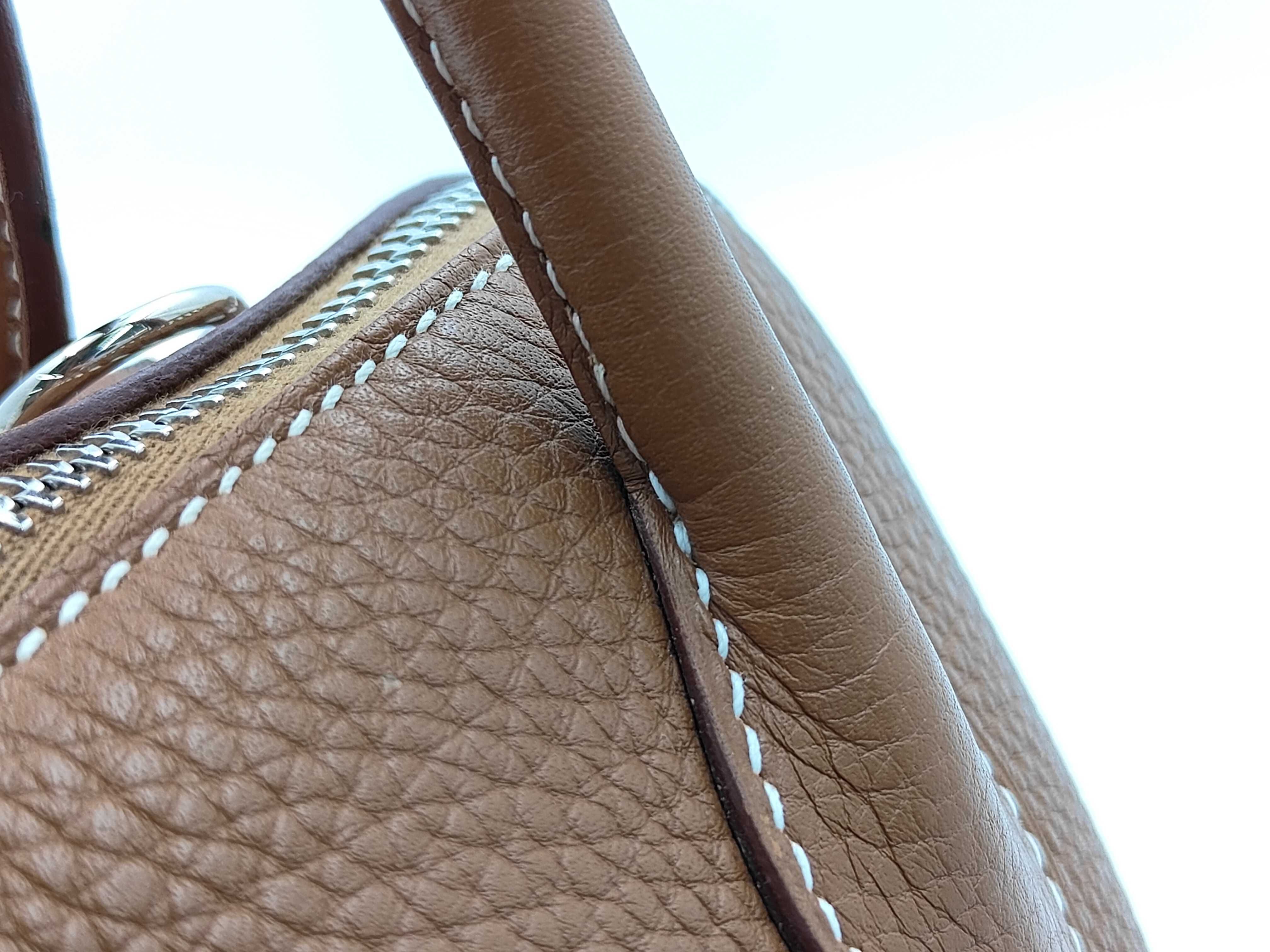 Bolide 31 handbag (T stamp), Taurillon Clemence leather, gold finish. — view 4