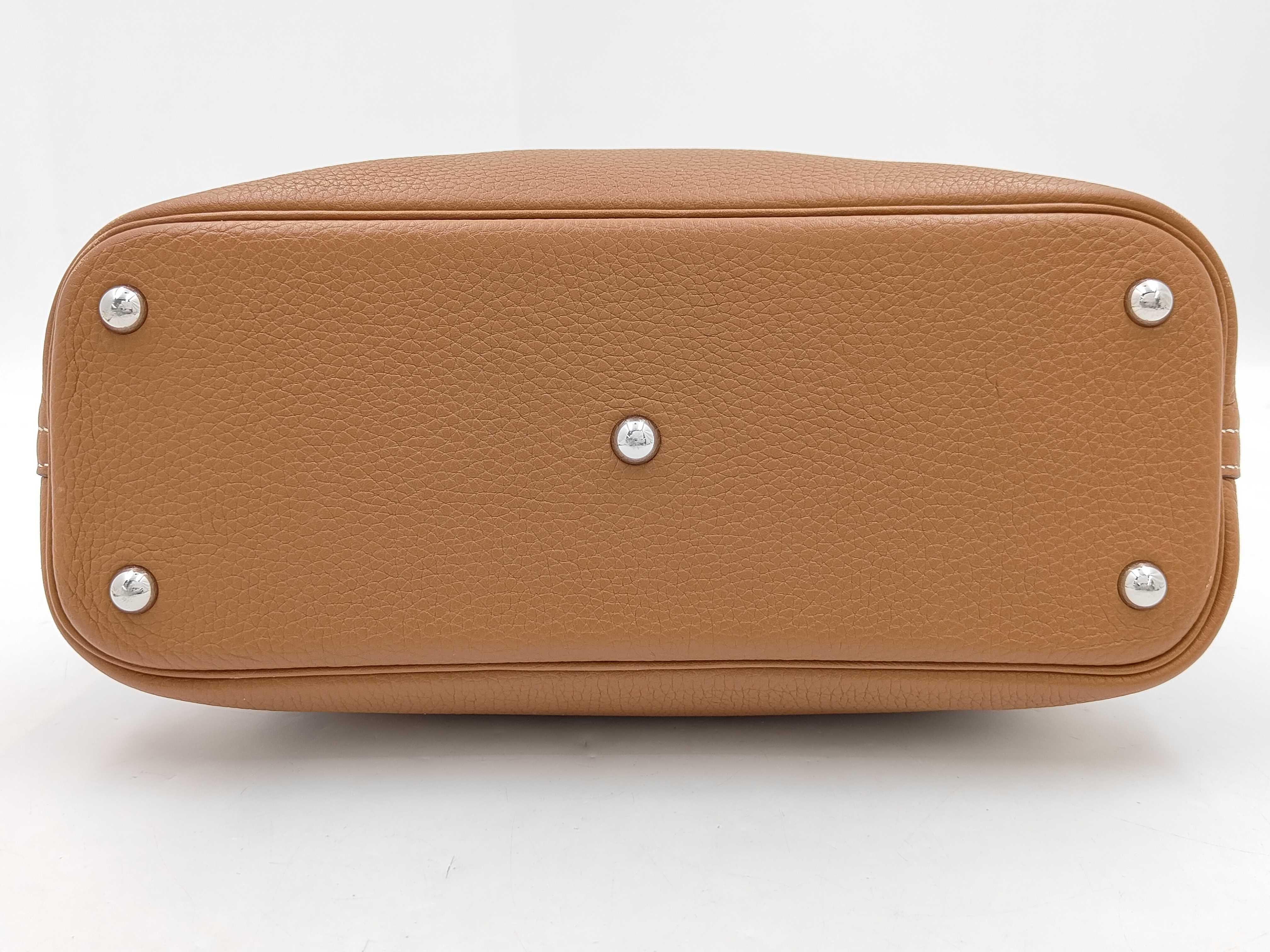 Bolide 31 handbag (T stamp), Taurillon Clemence leather, gold finish. — view 6