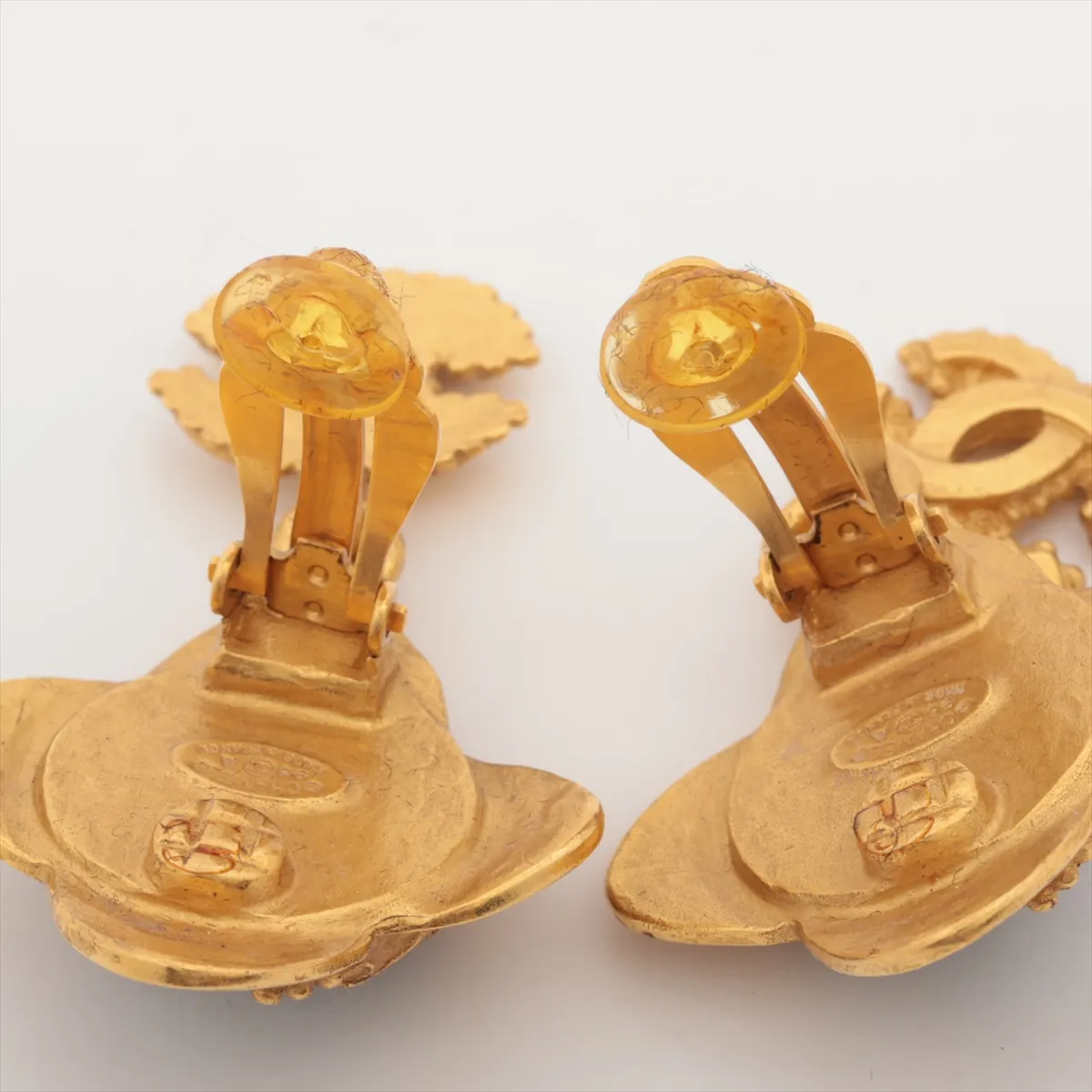 Coco Mark 96A Earrings (Pair) GP Black x Gold — view 4