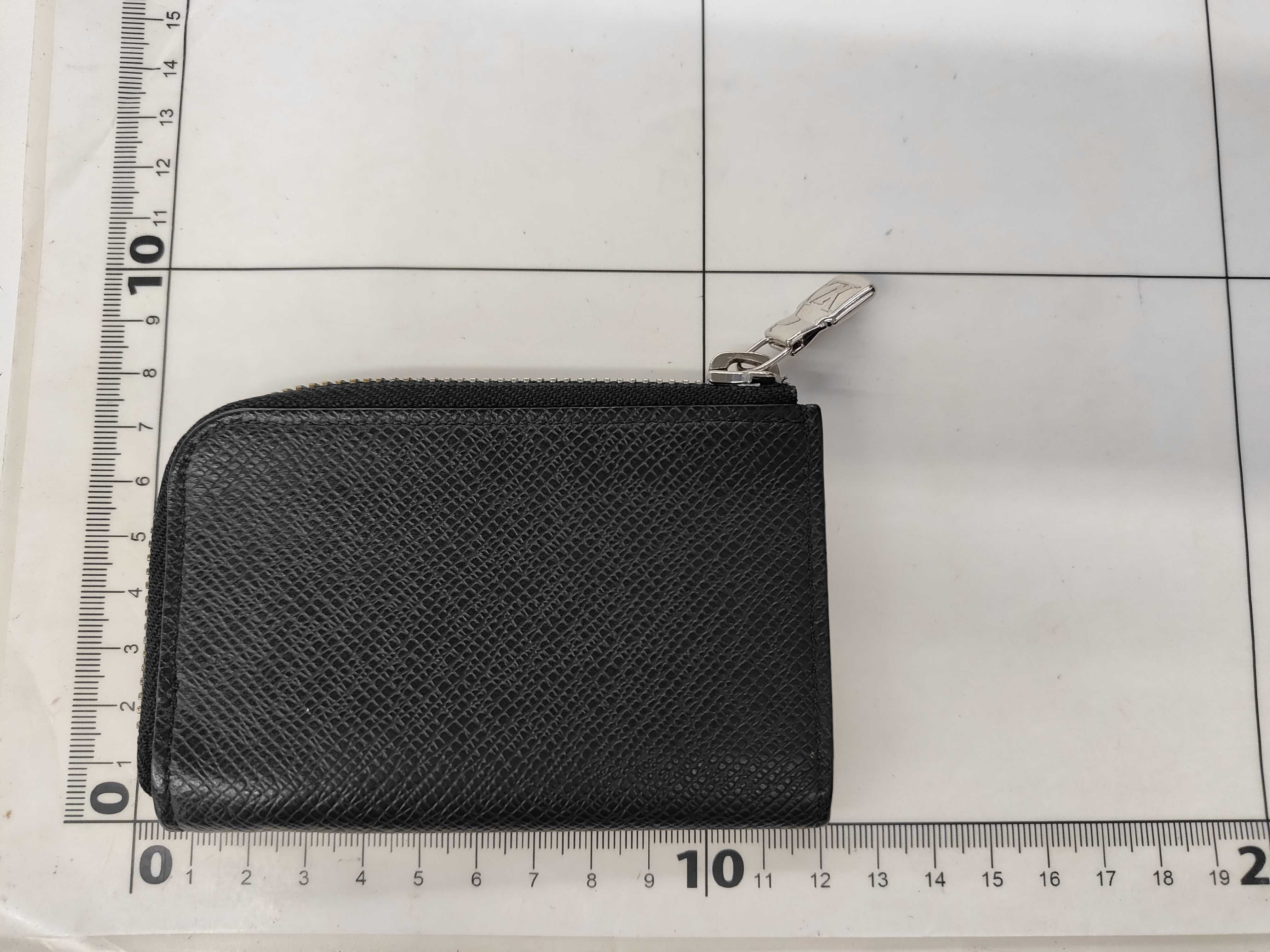 Taiga Portemonnaie Jour M63375 Noir Coin Purse Coin Case — view 2