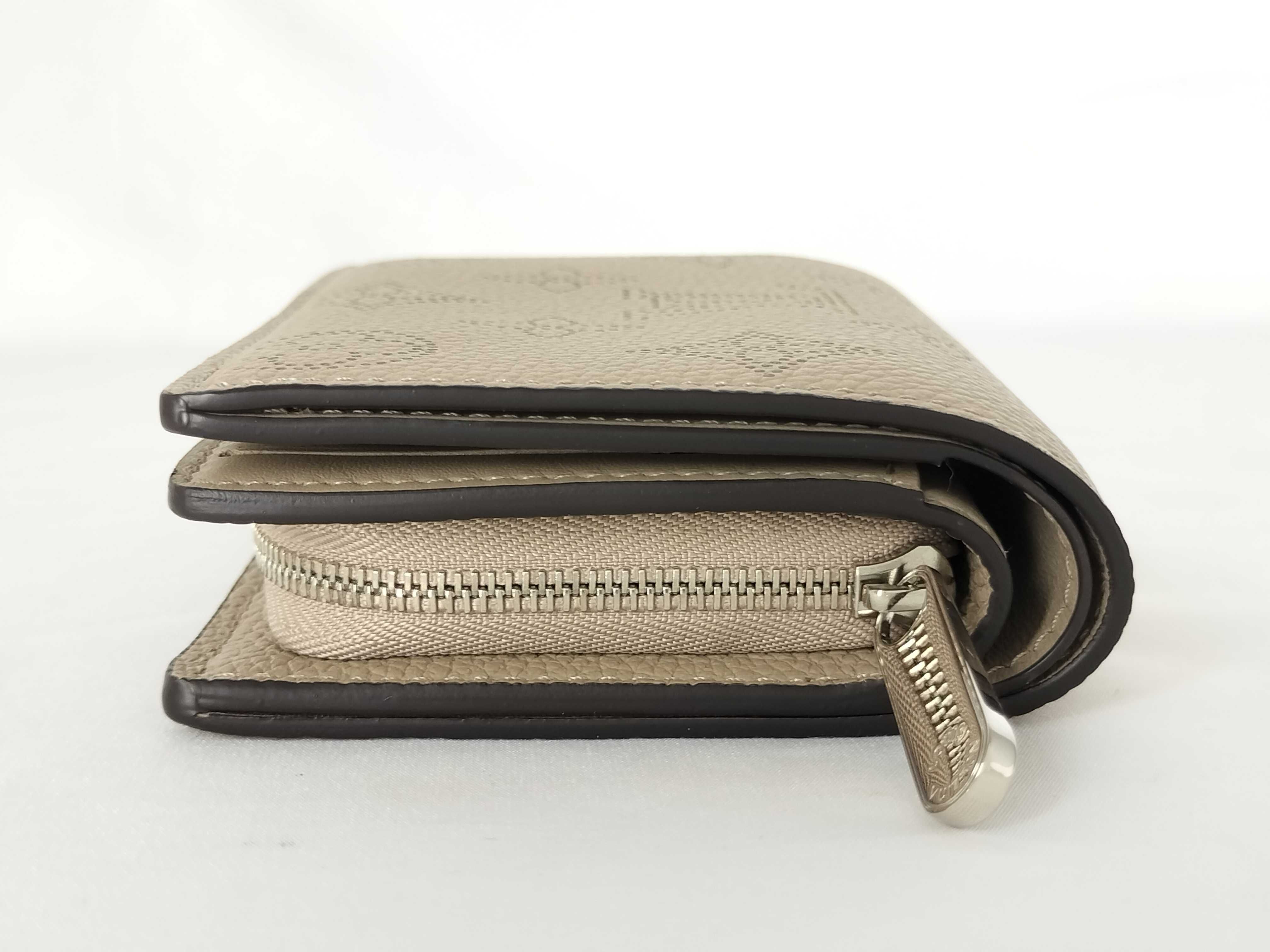 Mahina Monogram Mahina Galet Portefeuille Claire M80817 Wallet — view 11