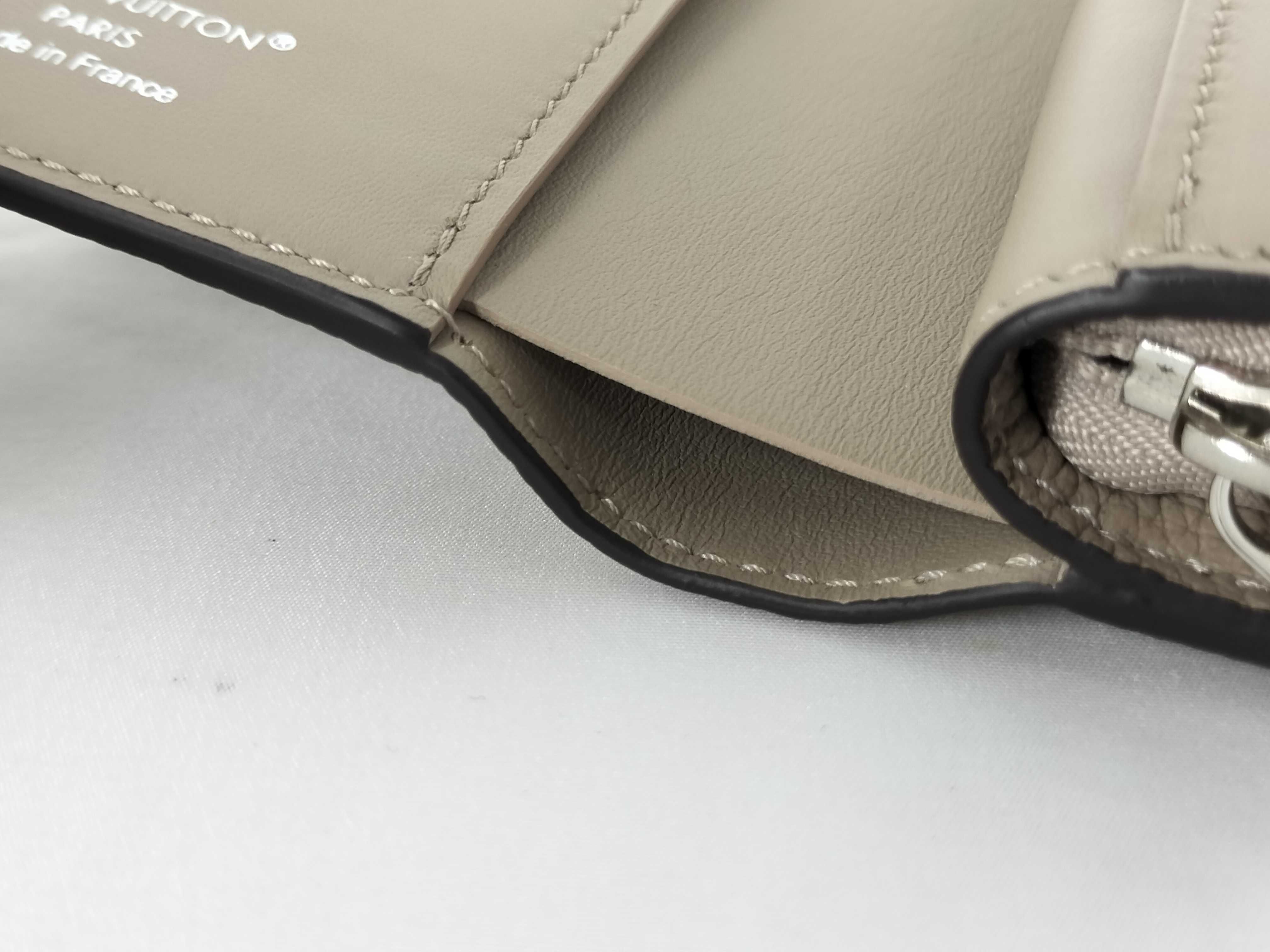 Mahina Monogram Mahina Galet Portefeuille Claire M80817 Wallet — view 9