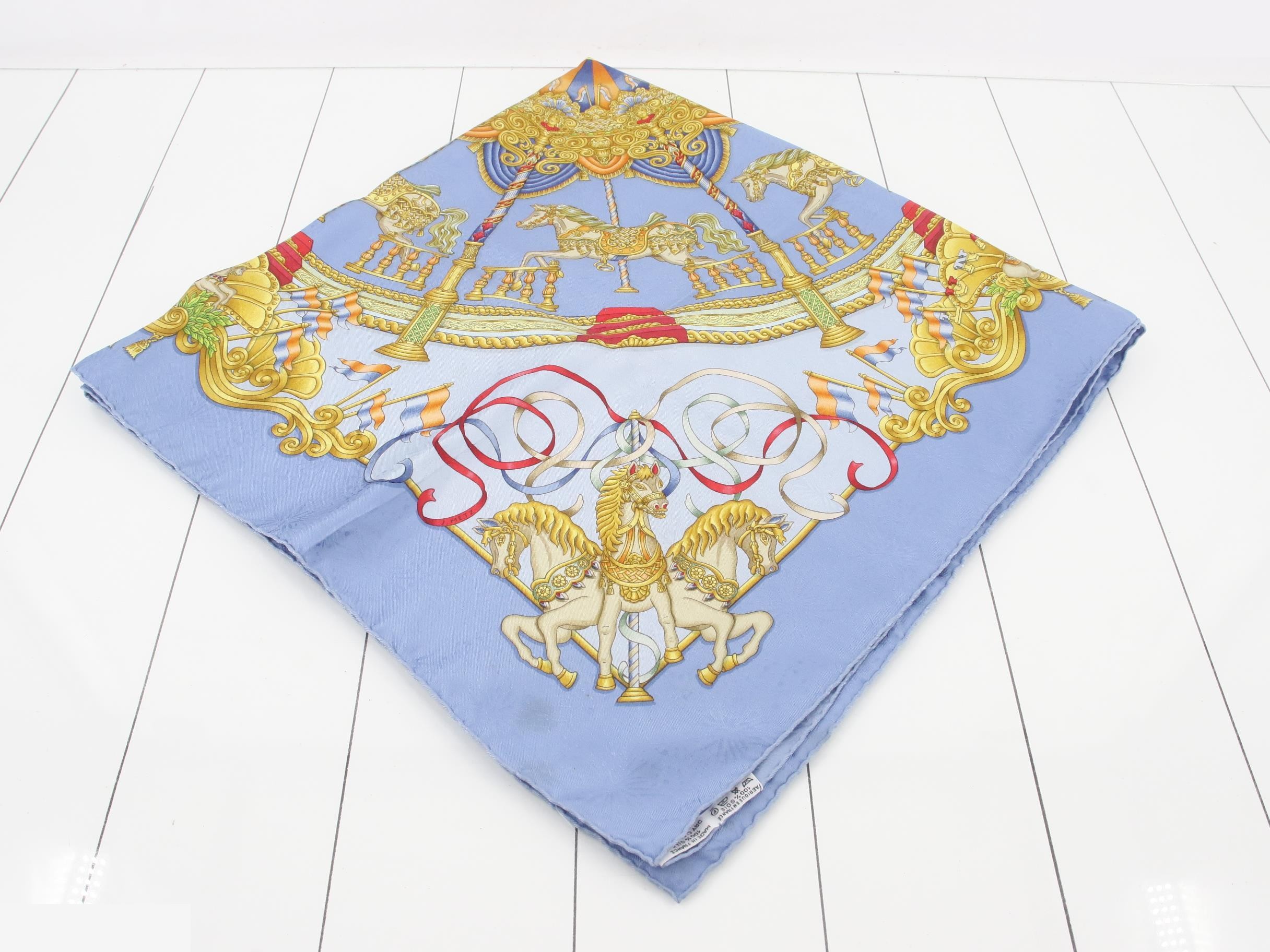 Carre 90 Silk Blue Luna Park — view 2
