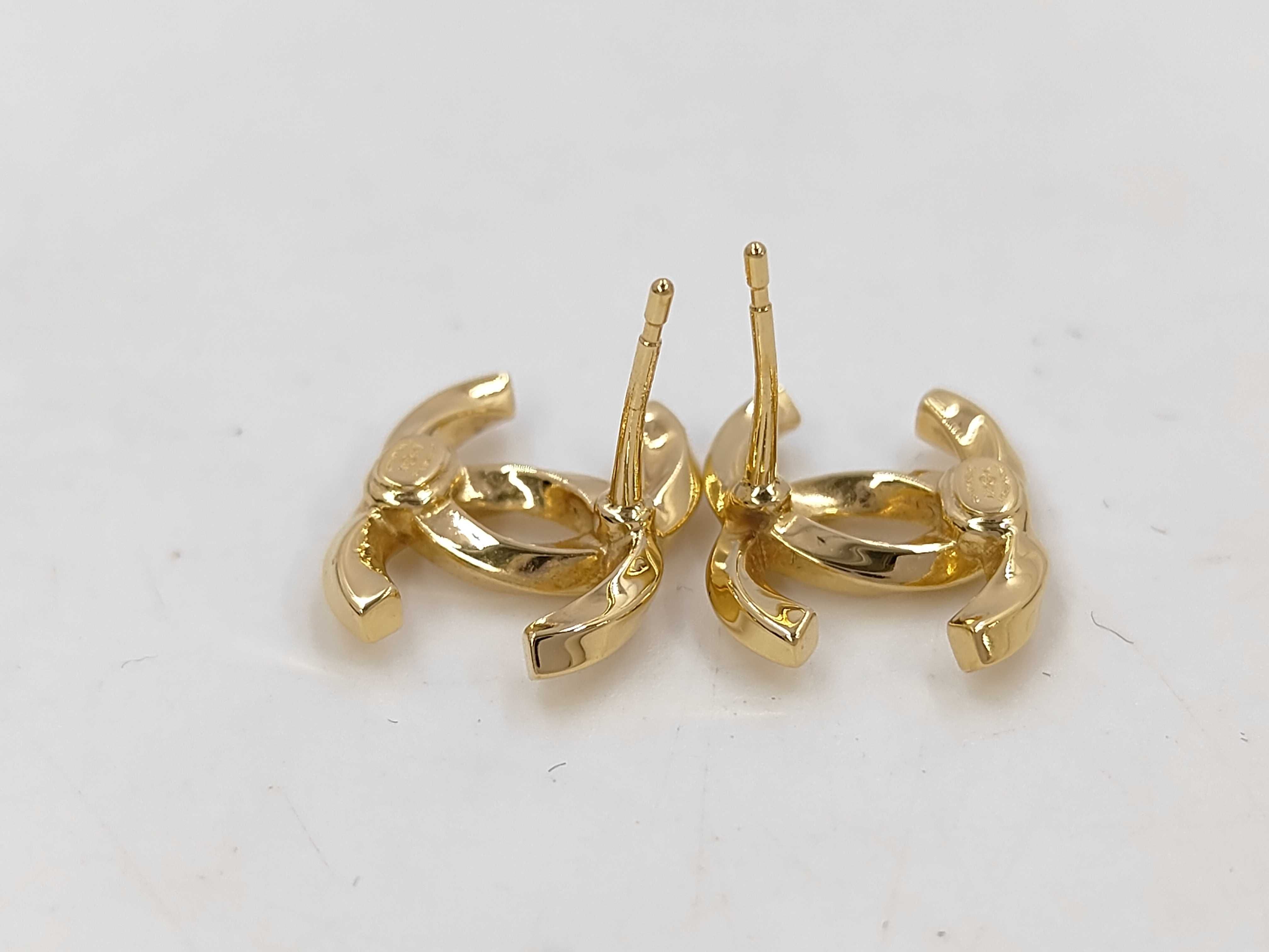 Coco Mark Twist Earrings (I25K) - Includes: Box, Invoice, Earrings — view 3