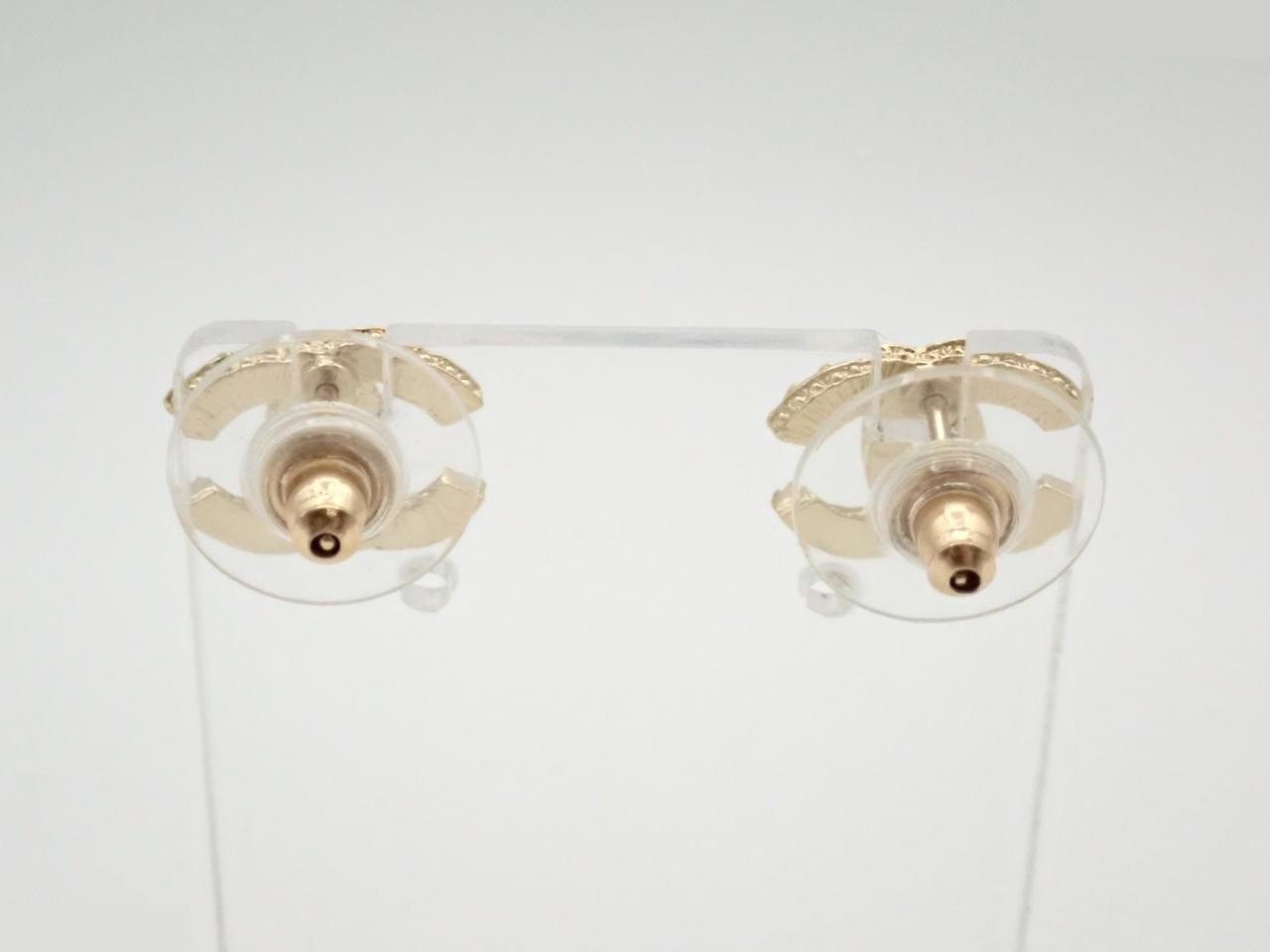 earrings, F16V, Coco Mark design, rhinestones, gold, 1.3cm wide. — view 2