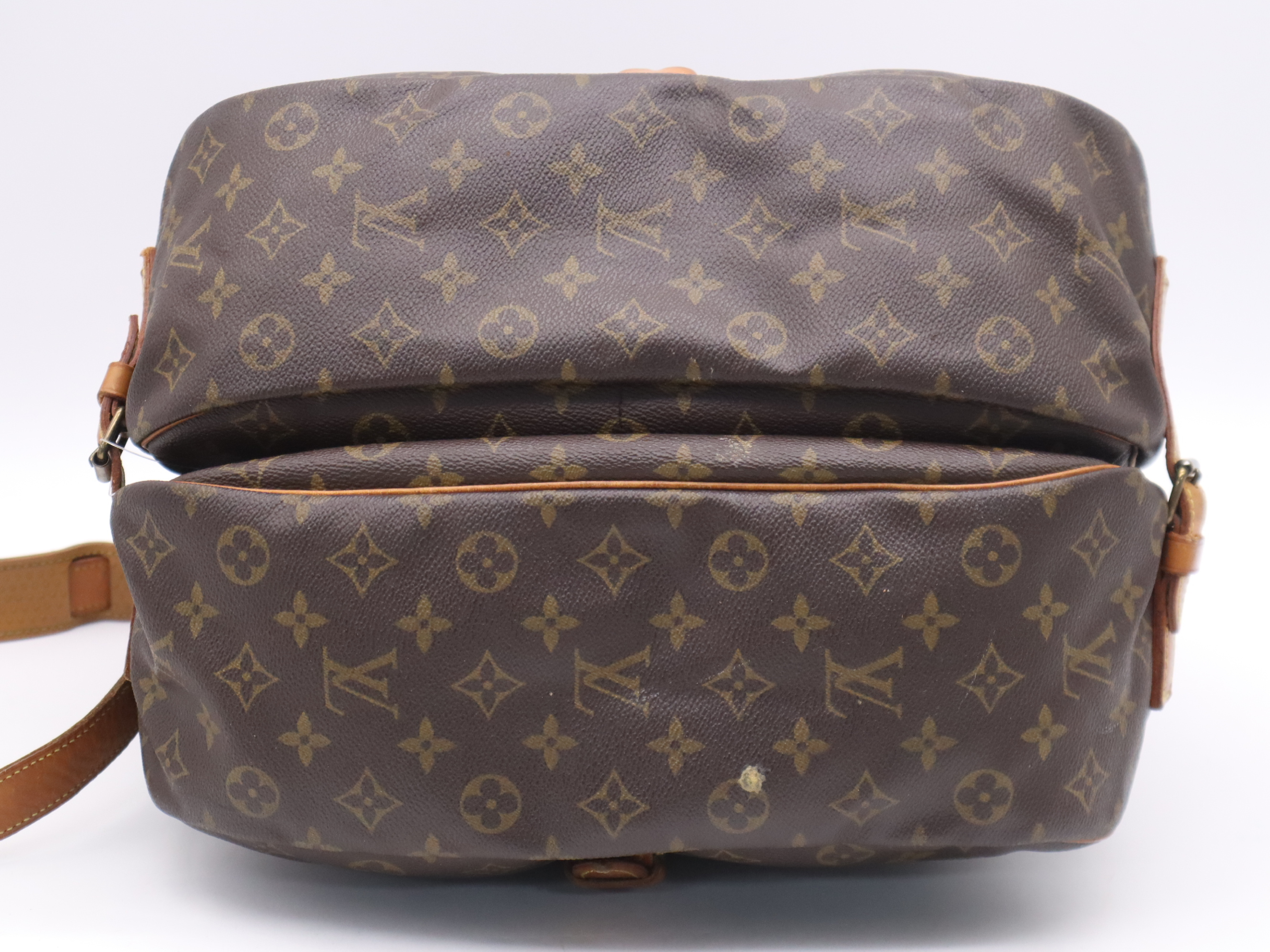 M42254 Monogram Saumur 35 Shoulder Bag — view 4