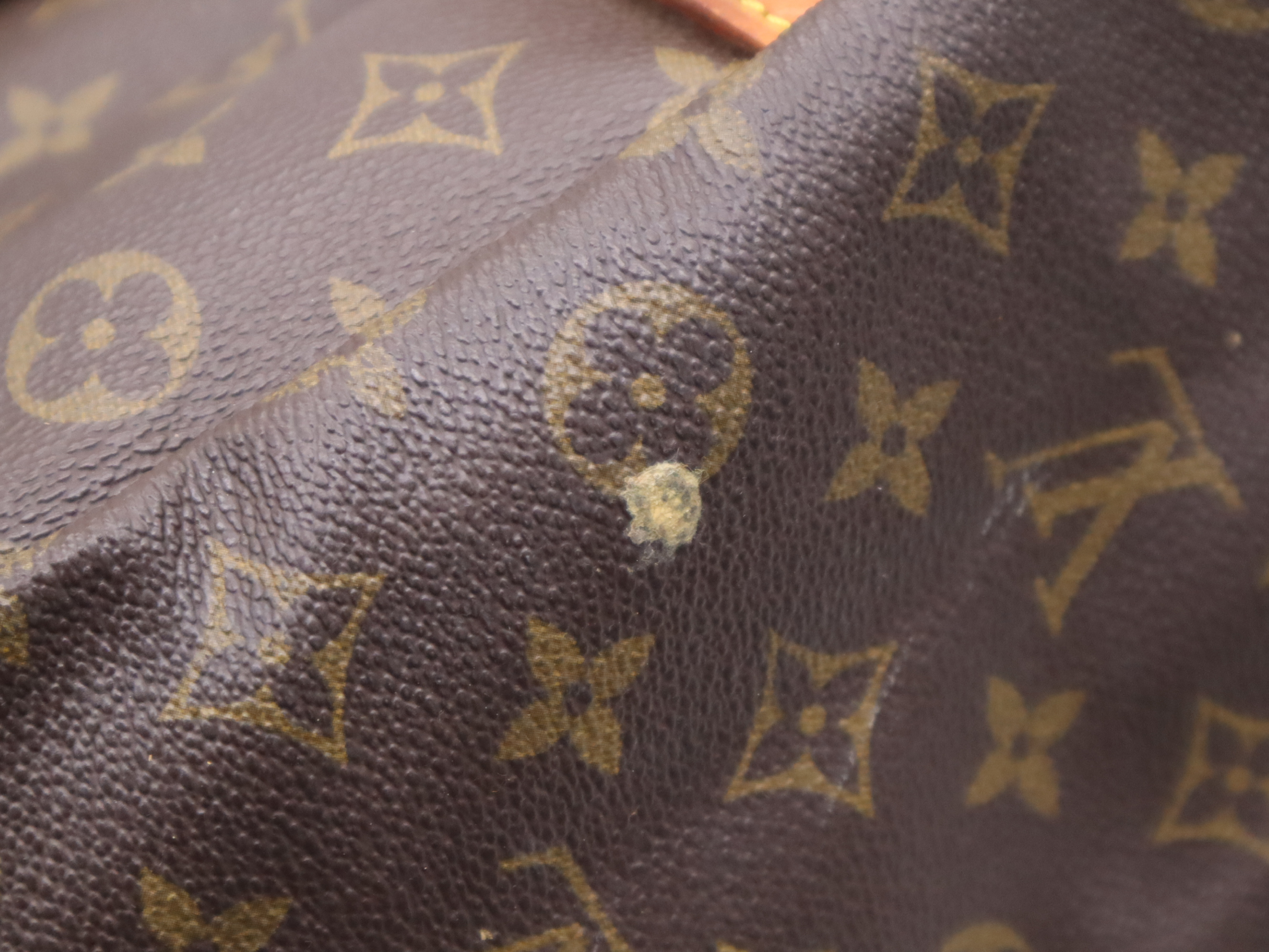 M42254 Monogram Saumur 35 Shoulder Bag — view 9