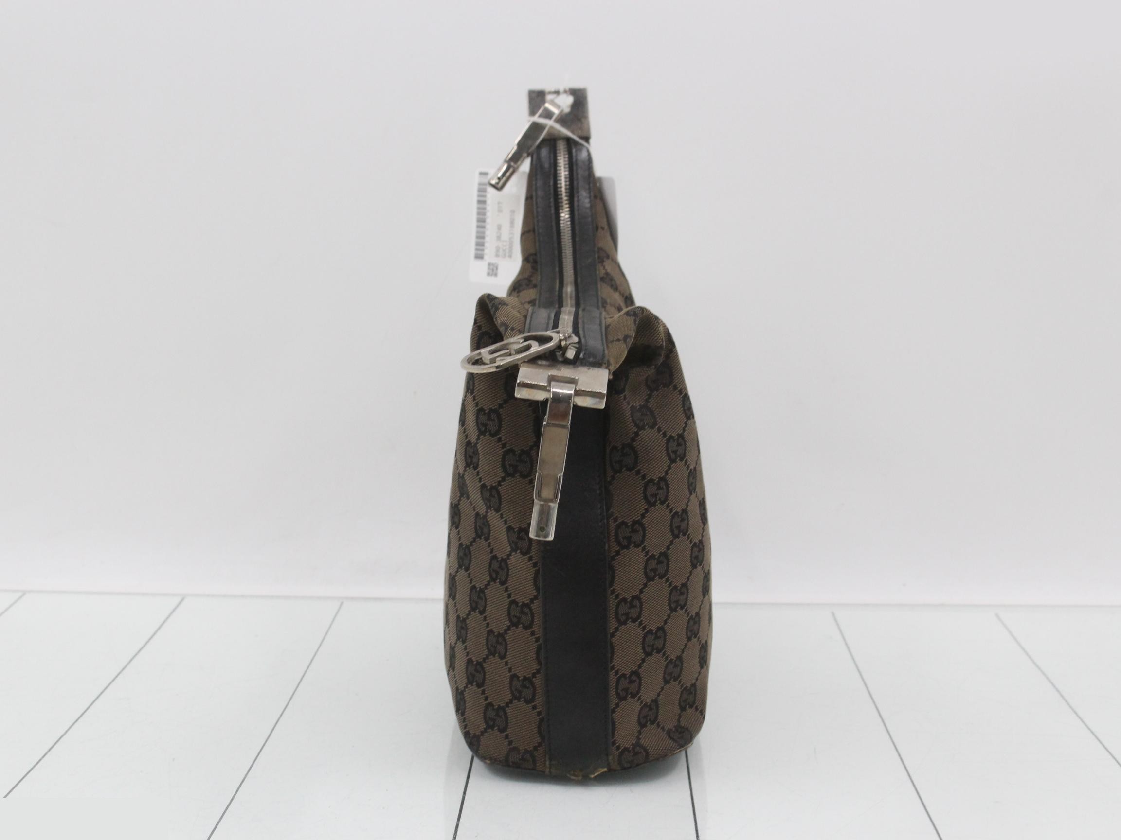 GG Canvas Shoulder Bag — view 4