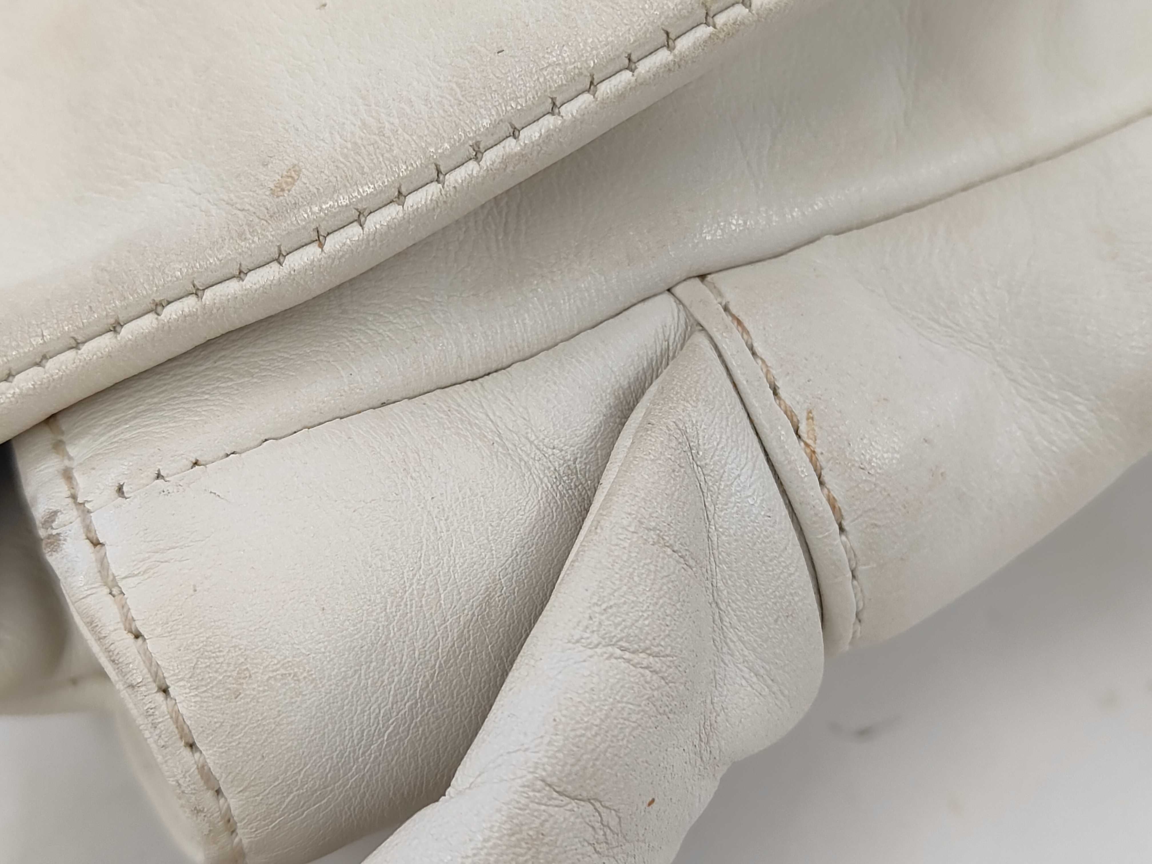 One-Shoulder White Shoulder Bag — view 7