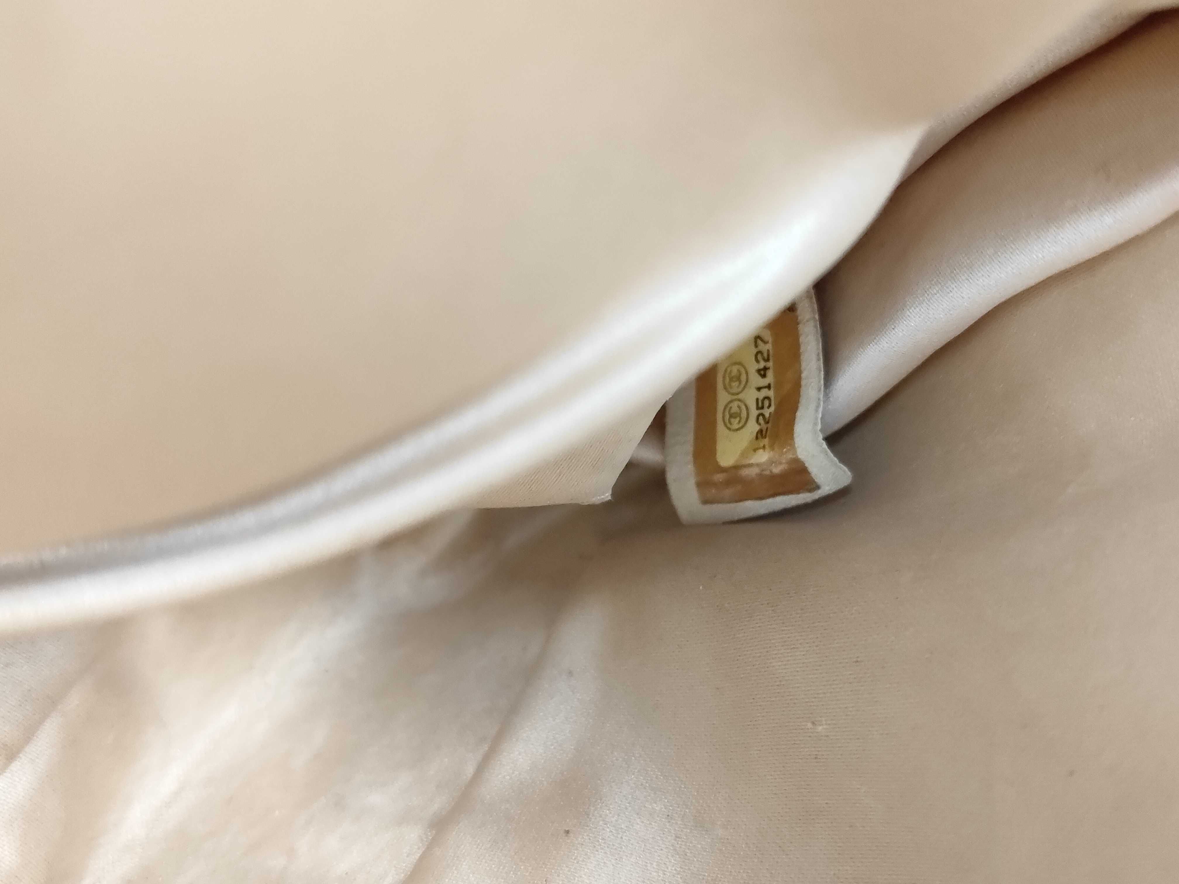 One-Shoulder White Shoulder Bag — view 10