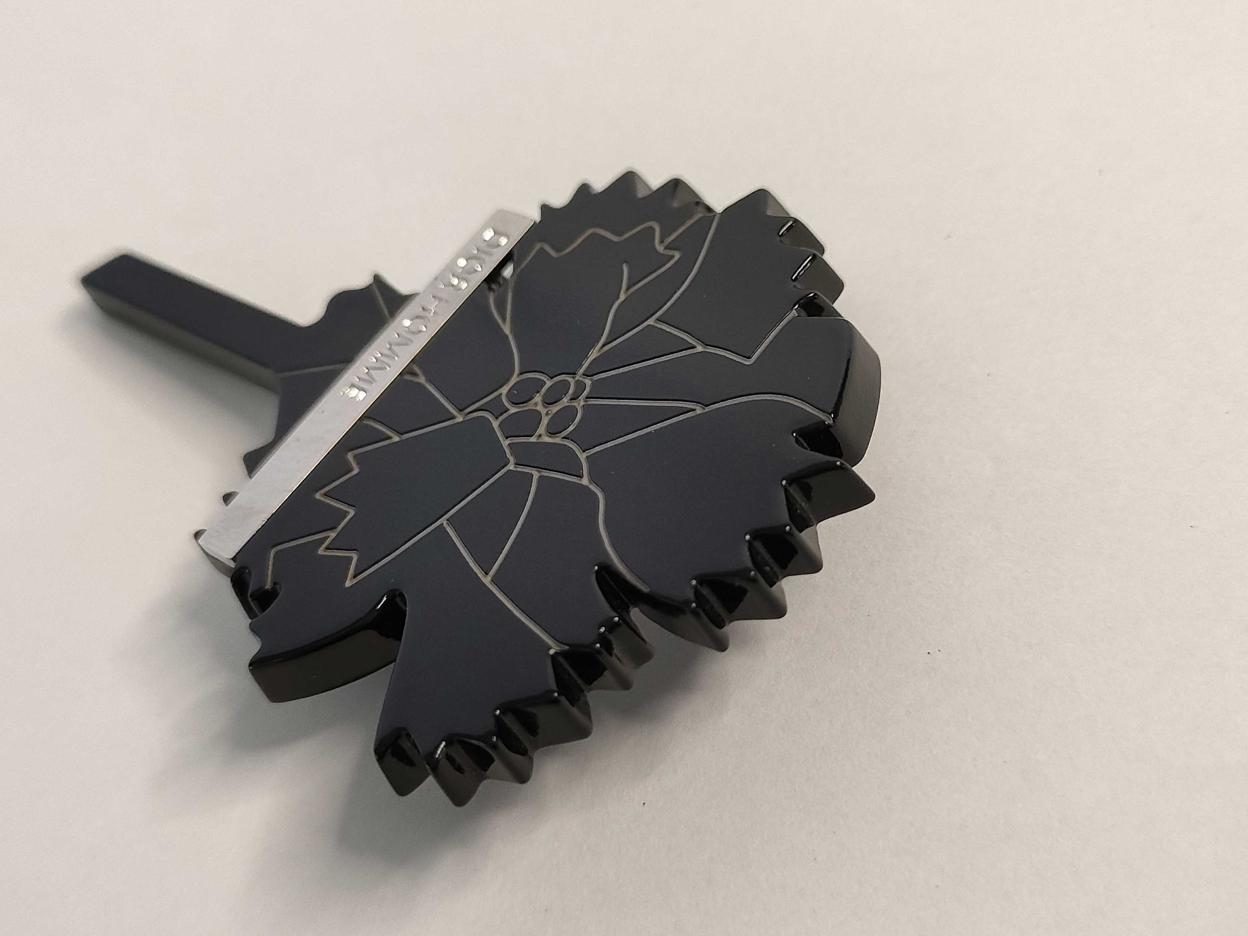 brooch with box — view 8
