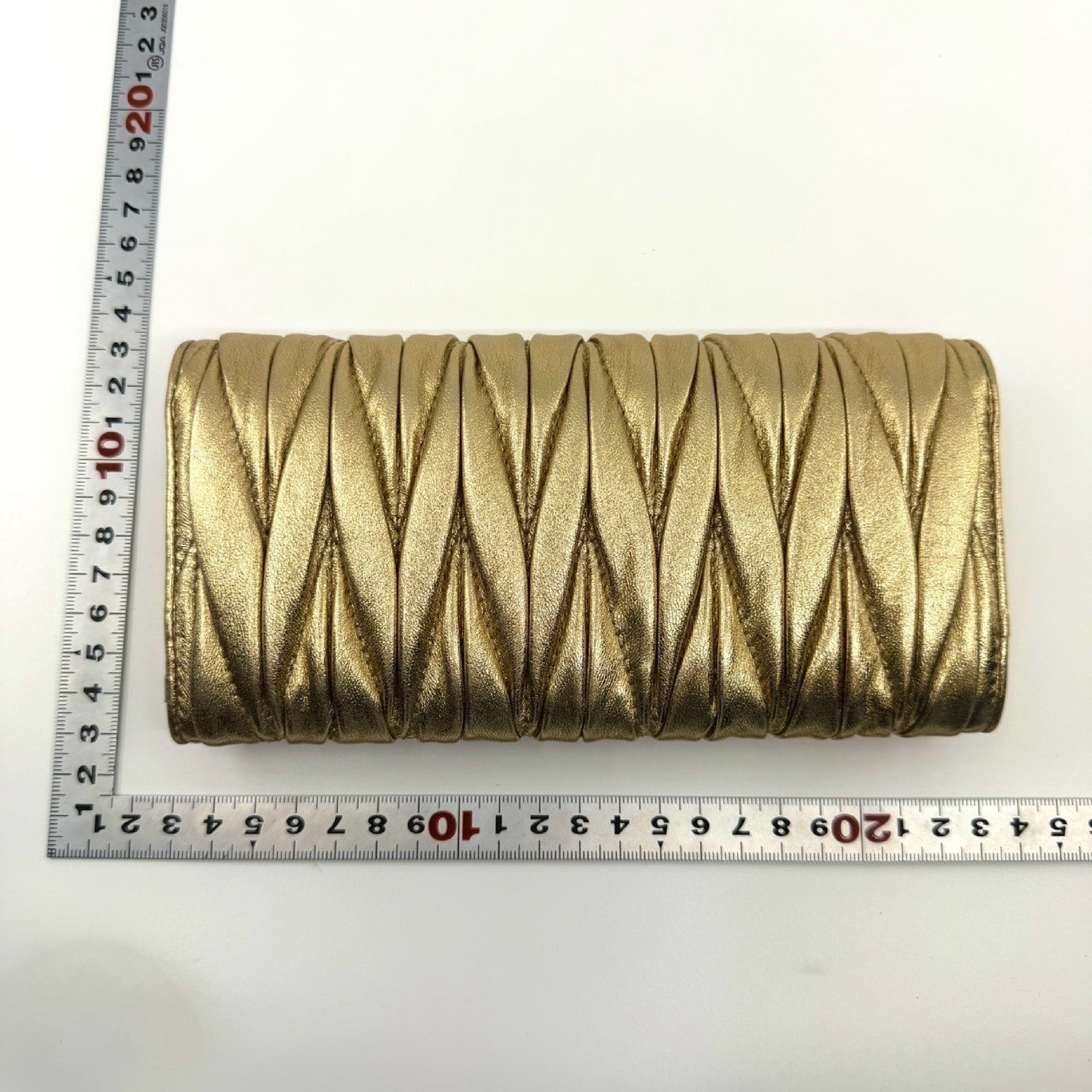 long wallet, Matelassé, gold wallet — view 2
