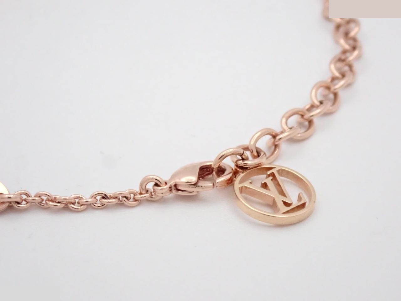 Essential V Bracelet PG (Rose Gold) - Wrist circumference approximately 20.5 cm — view 3