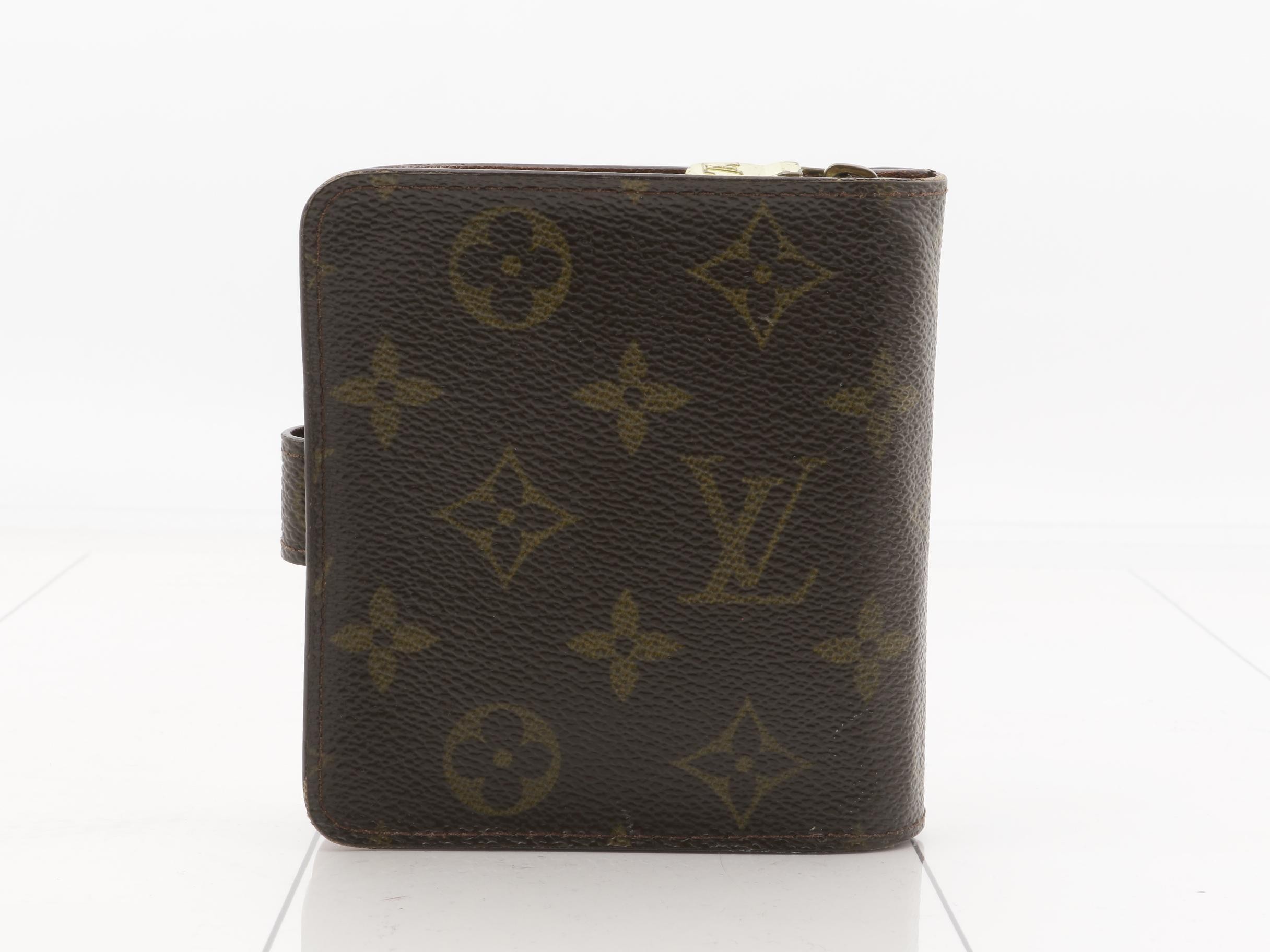 folding wallet — view 2