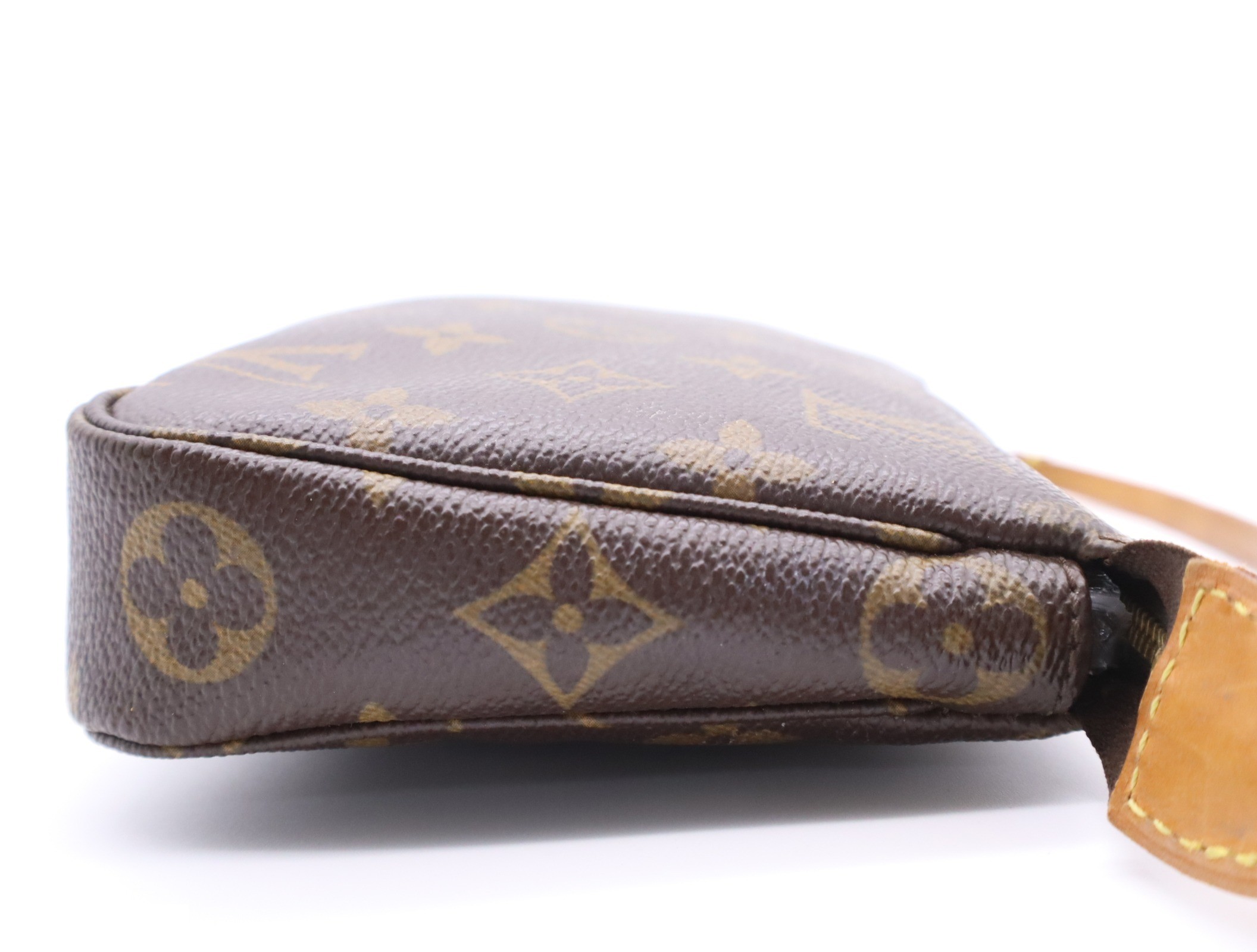 Pochette Accessoires (old model) with shoulder strap — view 5