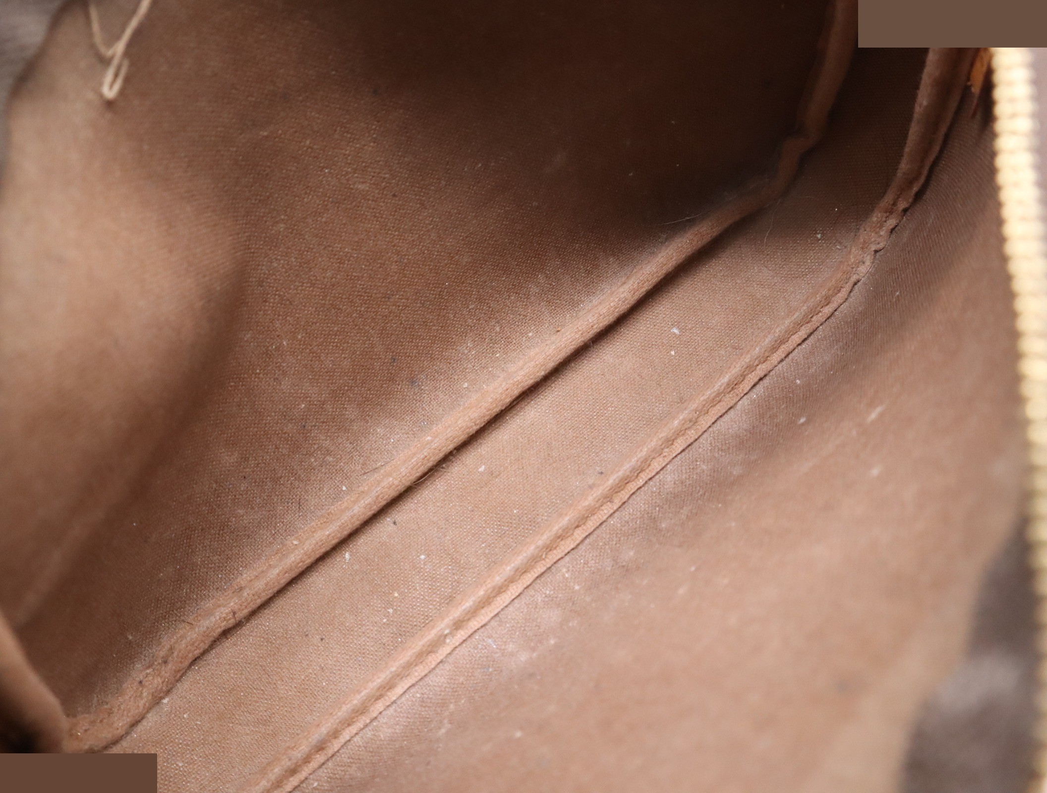 Pochette Accessoires (old model) with shoulder strap — view 7