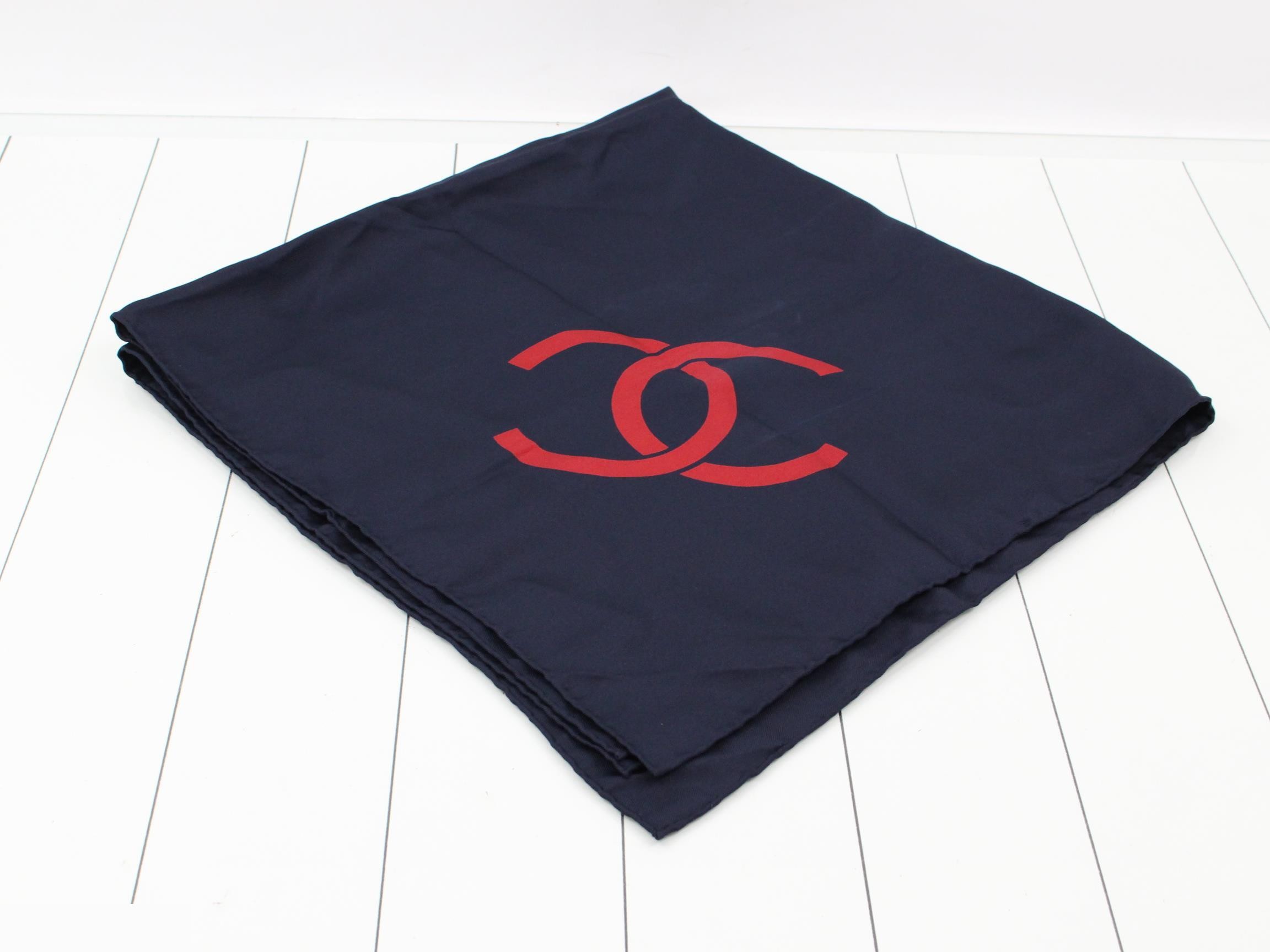 Other lines: Small items, accessories, scarves — view 2