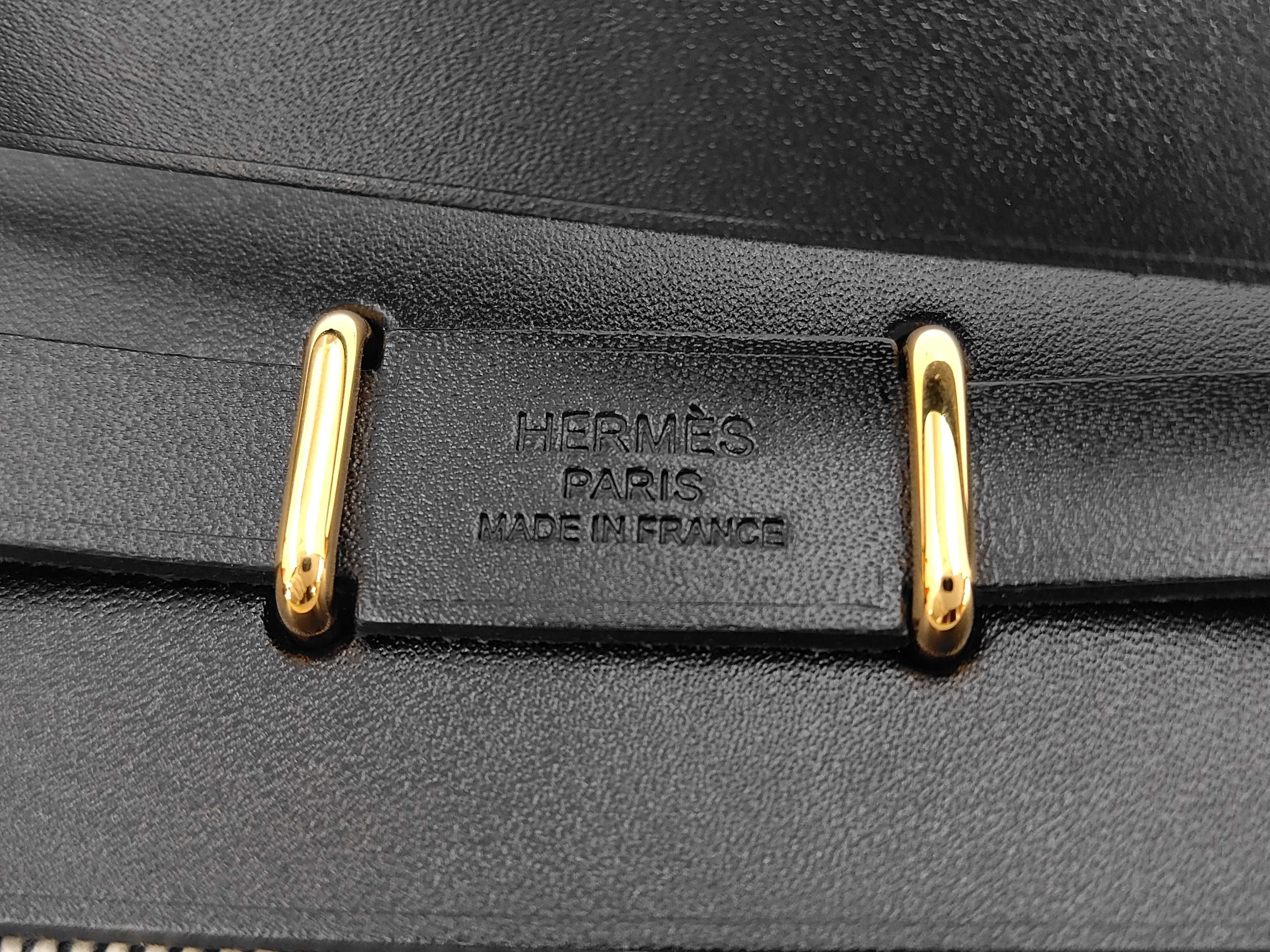 Herbag Zip 20 Ecru x Noir Ash Viking x Hunter Gold Hardware [Stamped] G Shoulder Bag — view 9