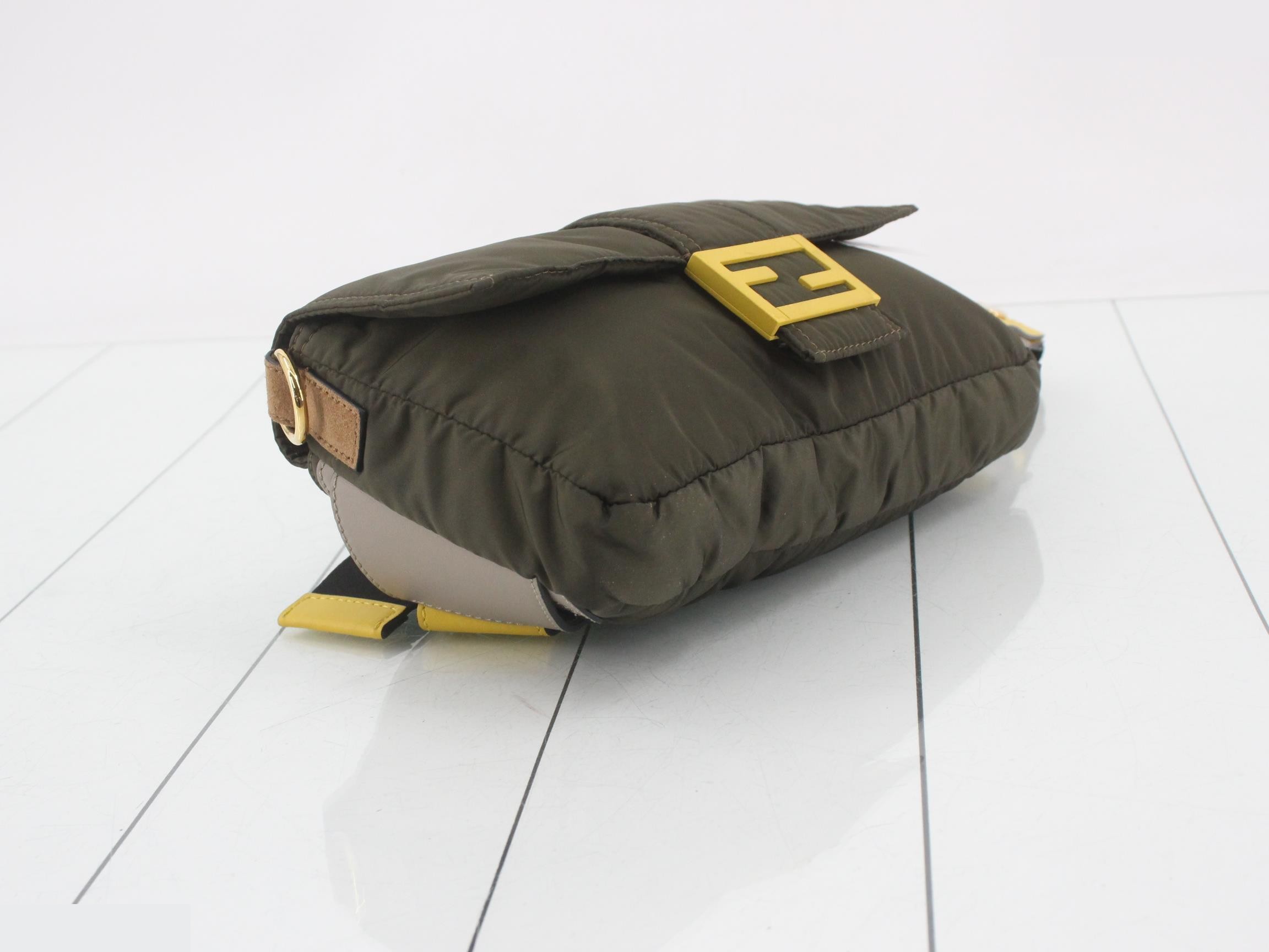 7VA472 Mamma Bucket Nylon Shoulder Bag Khaki FF Logo — view 5