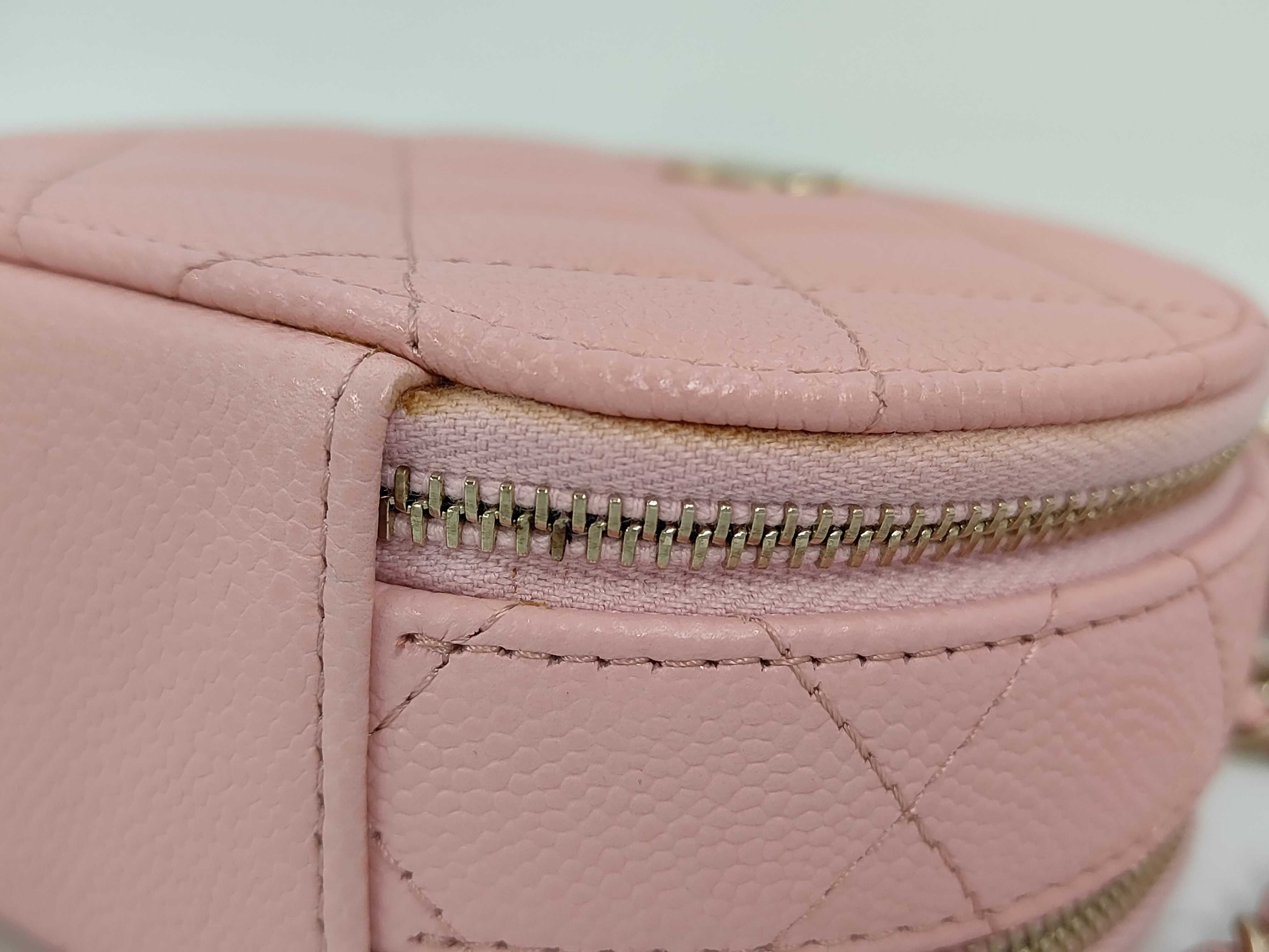 Matelassé Caviar Skin 2-Way Shoulder Bag — view 8