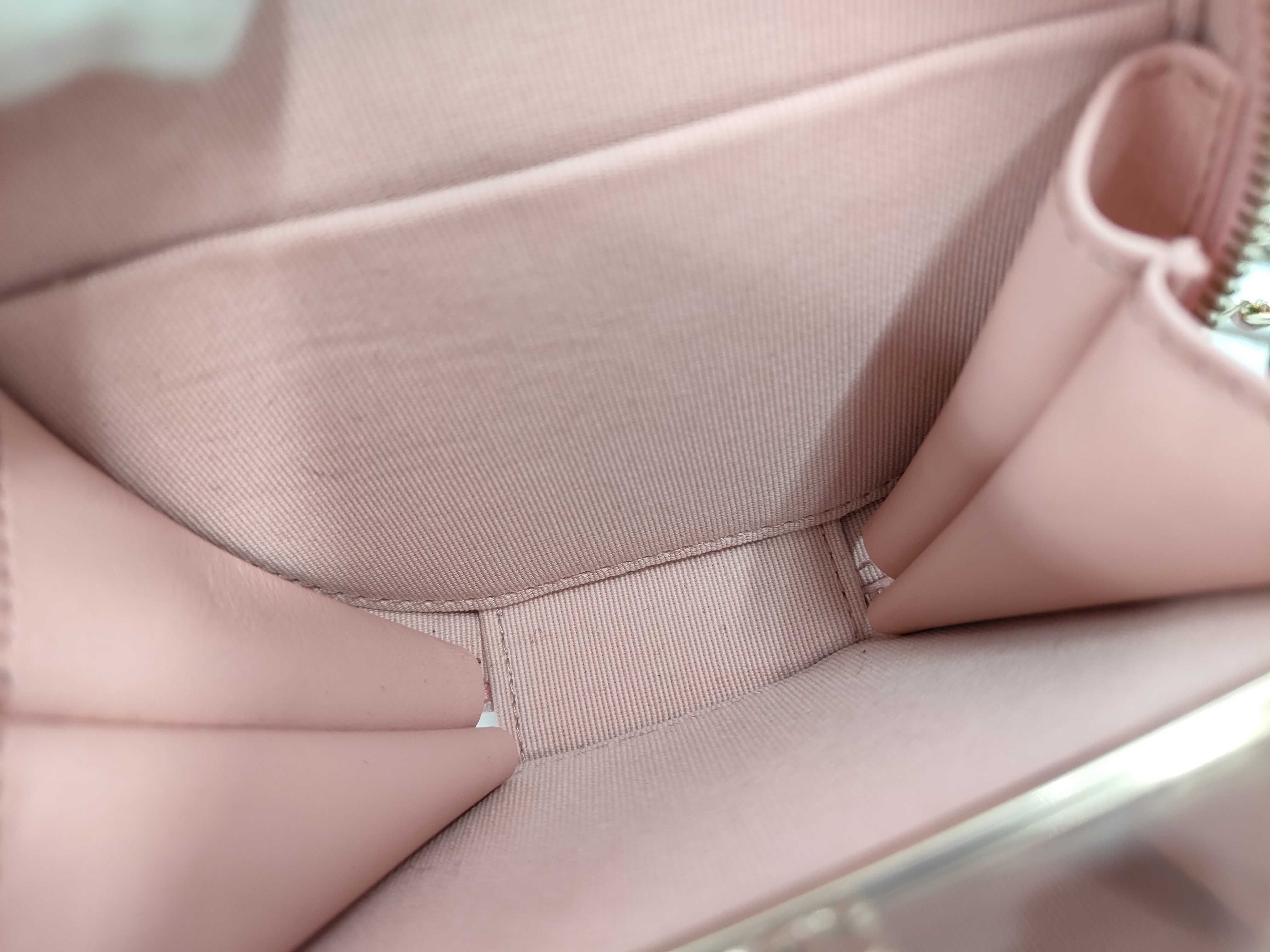 Matelassé Caviar Skin 2-Way Shoulder Bag — view 9