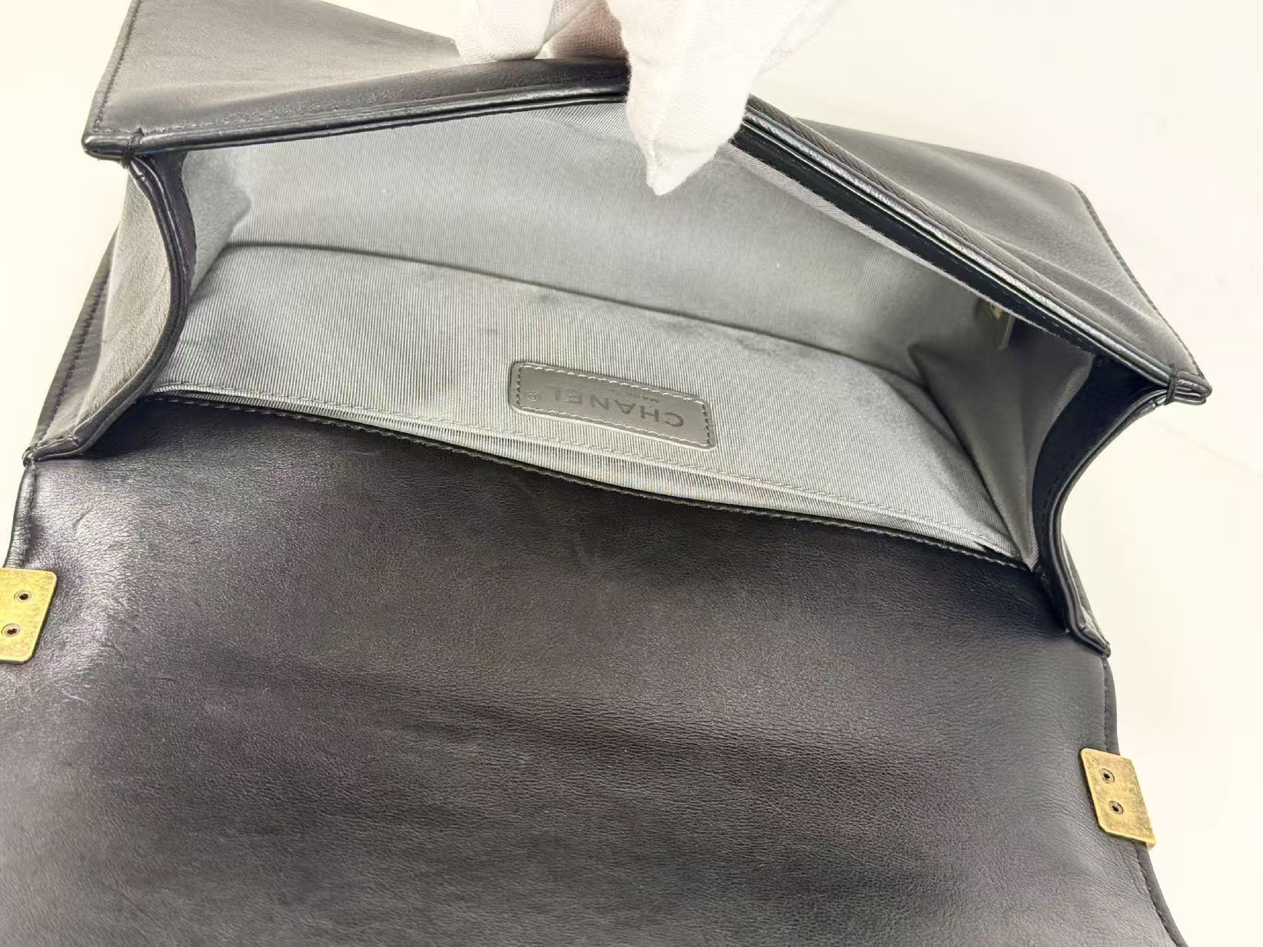 Black Boy S Caviar Leather Matelassé Shoulder Bag, W25/H15/D7cm (approx.), serial number in the 21st range, with protective seal, two-tone vintage hardware, 21116088. — view 13