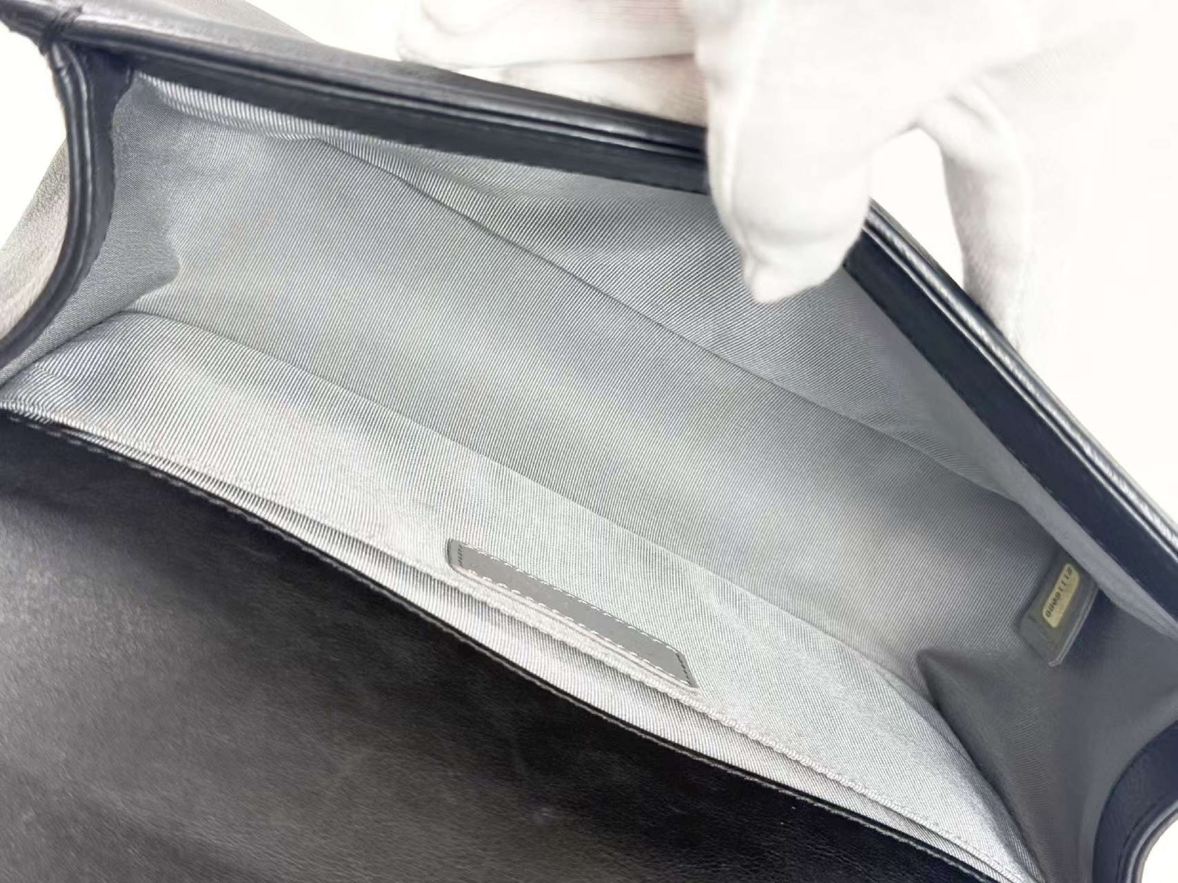 Black Boy S Caviar Leather Matelassé Shoulder Bag, W25/H15/D7cm (approx.), serial number in the 21st range, with protective seal, two-tone vintage hardware, 21116088. — view 14