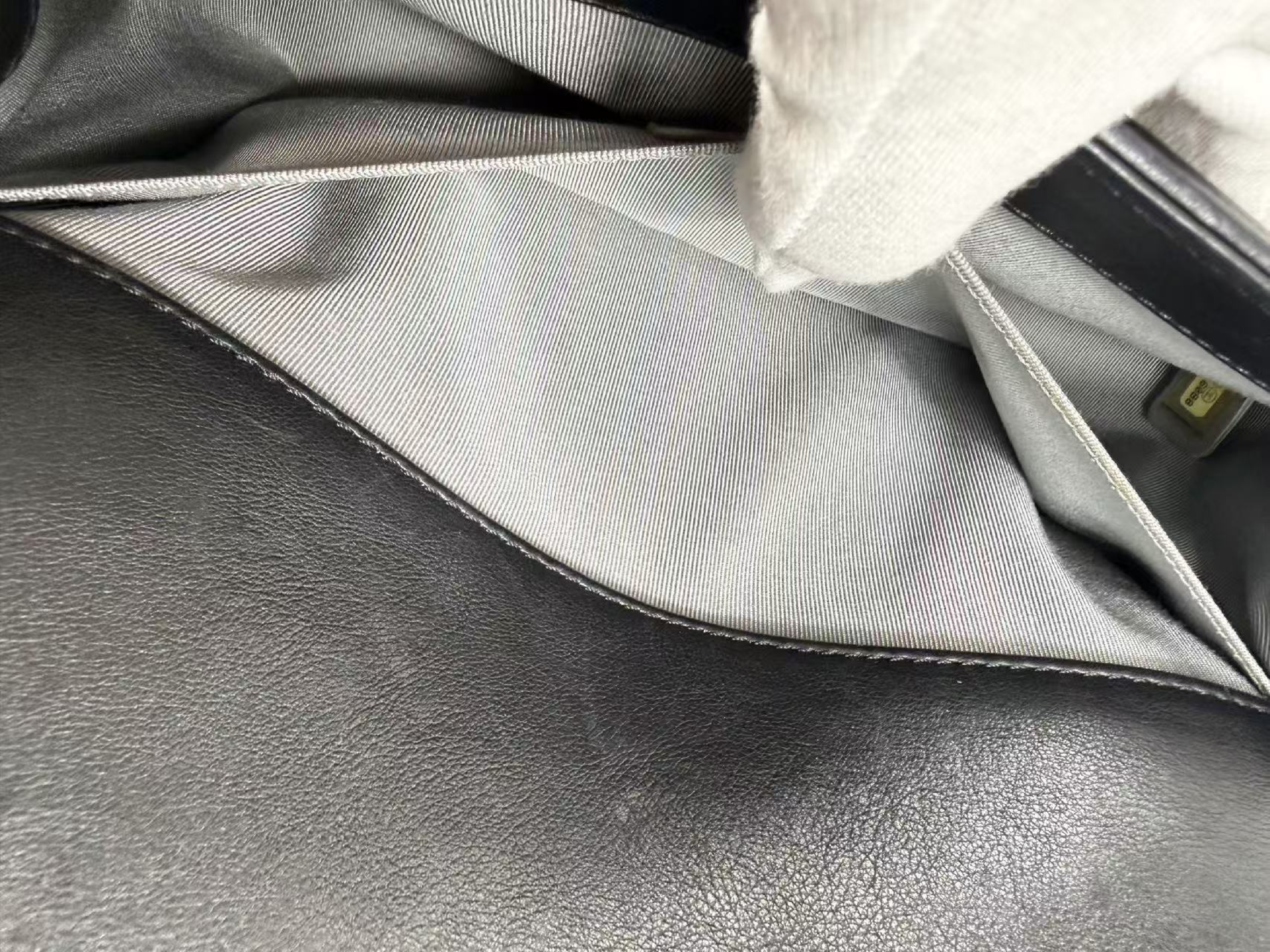 Black Boy S Caviar Leather Matelassé Shoulder Bag, W25/H15/D7cm (approx.), serial number in the 21st range, with protective seal, two-tone vintage hardware, 21116088. — view 15
