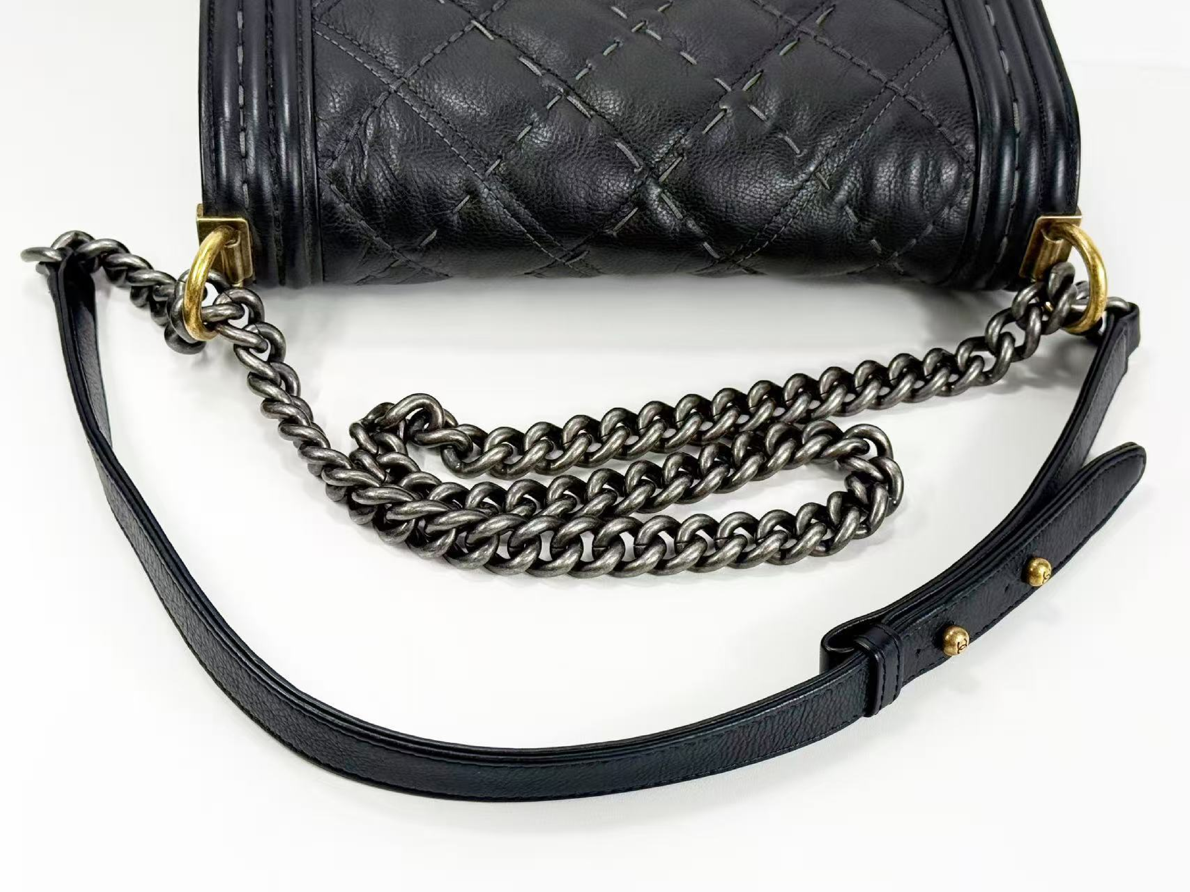 Black Boy S Caviar Leather Matelassé Shoulder Bag, W25/H15/D7cm (approx.), serial number in the 21st range, with protective seal, two-tone vintage hardware, 21116088. — view 7