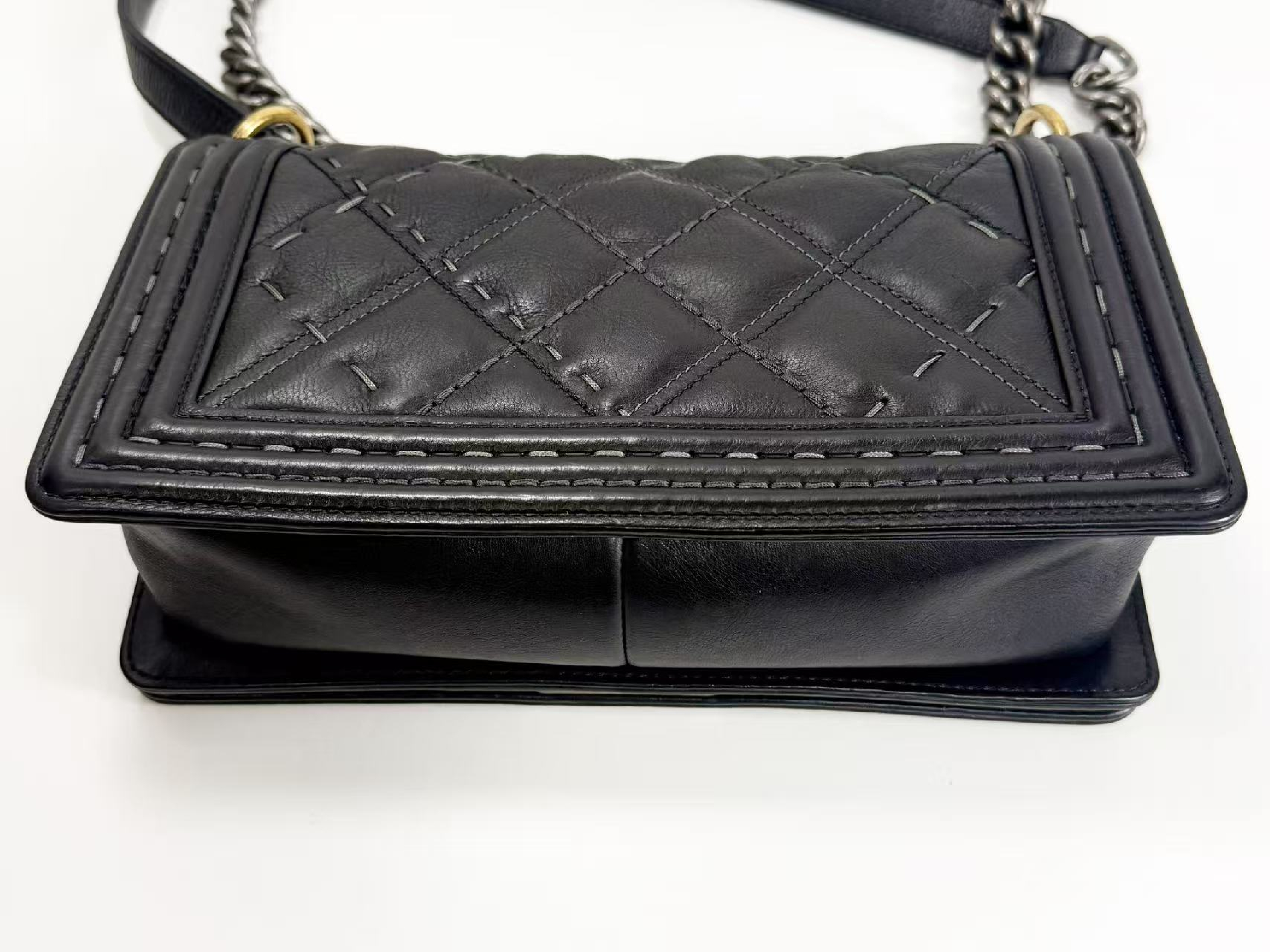 Black Boy S Caviar Leather Matelassé Shoulder Bag, W25/H15/D7cm (approx.), serial number in the 21st range, with protective seal, two-tone vintage hardware, 21116088. — view 10