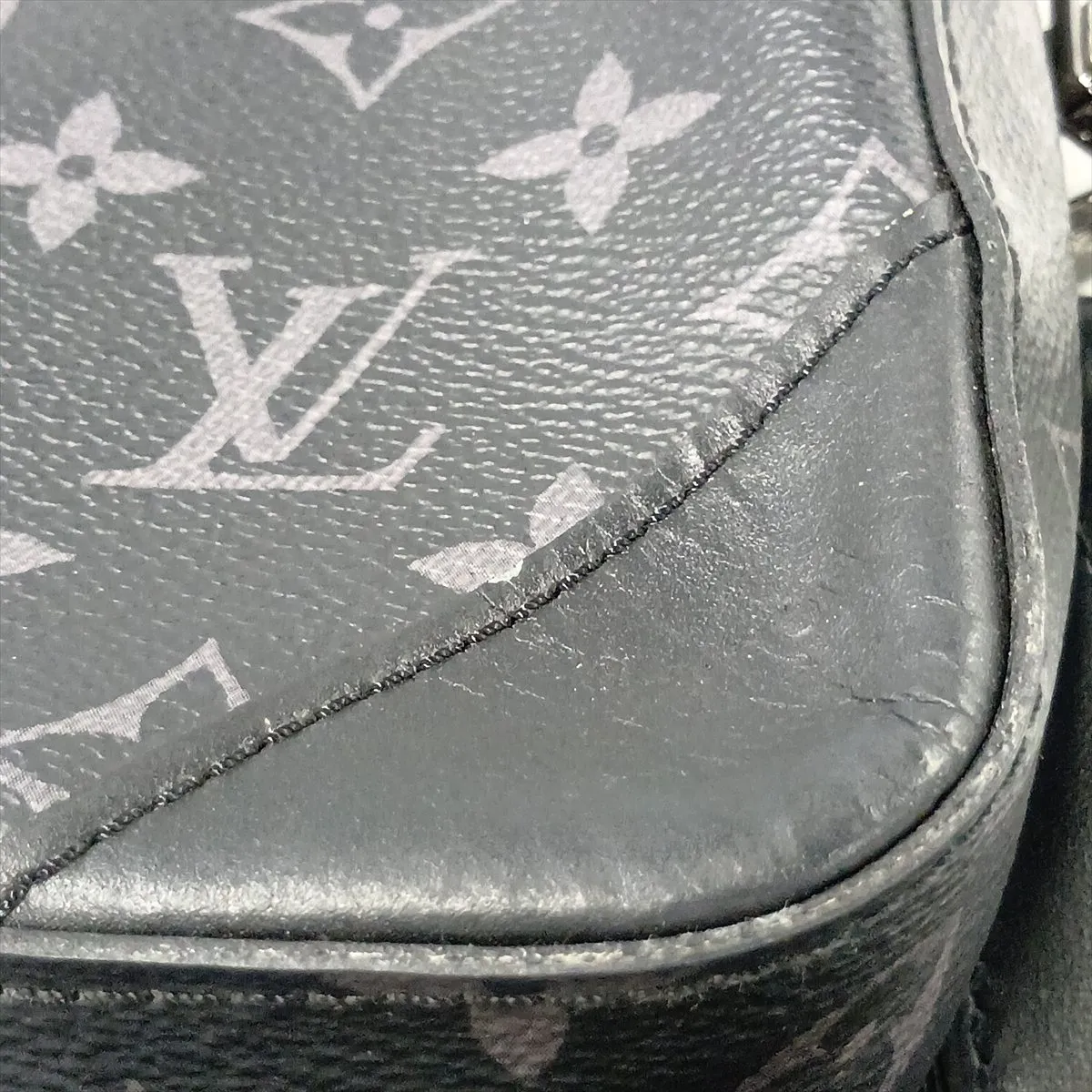 Monogram Eclipse Trio Messenger M69443 Black (RFID detected) — view 11
