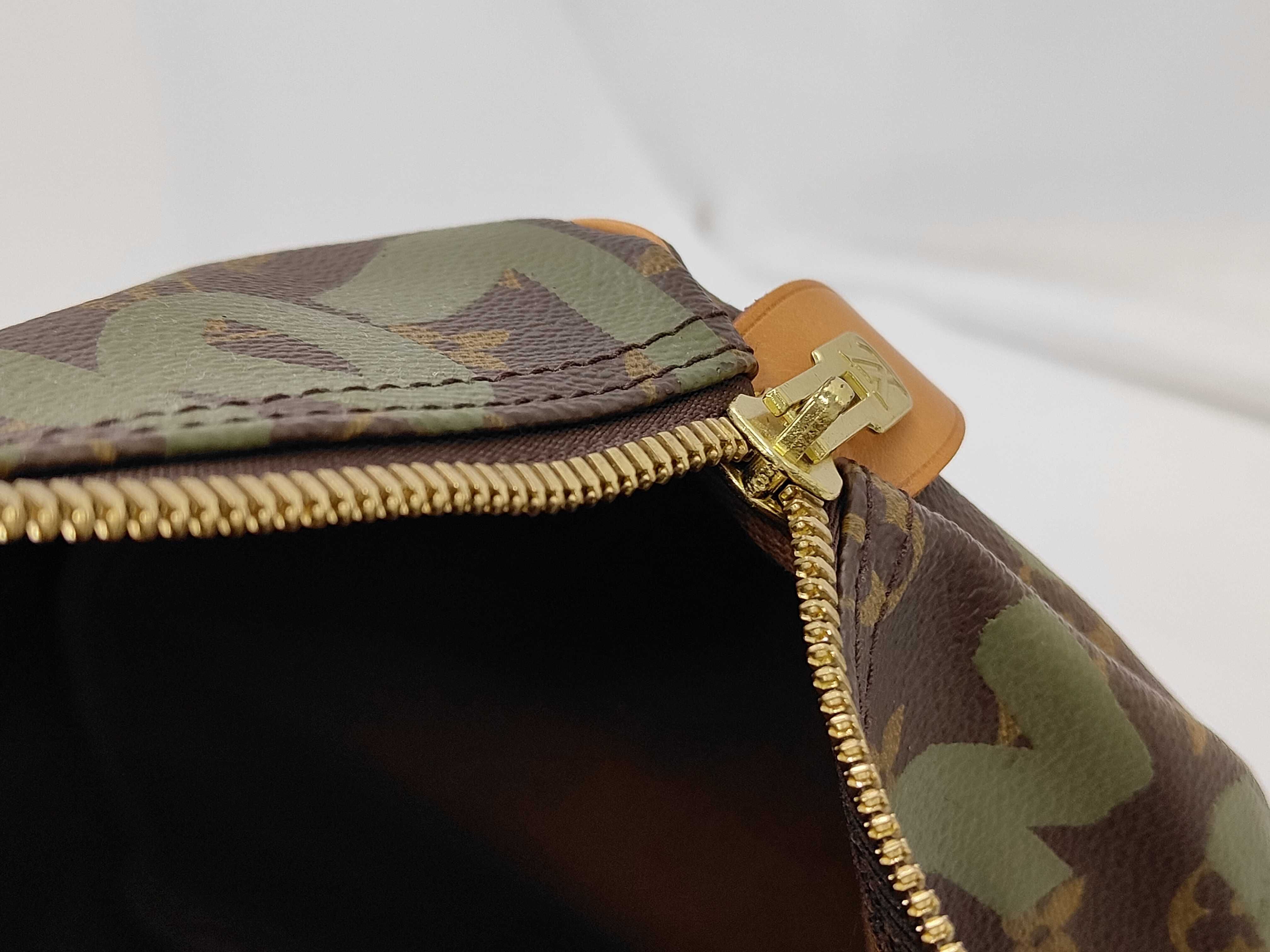 M92196 Monogram Graffiti Keepall 50 Khaki Boston Bag — view 11