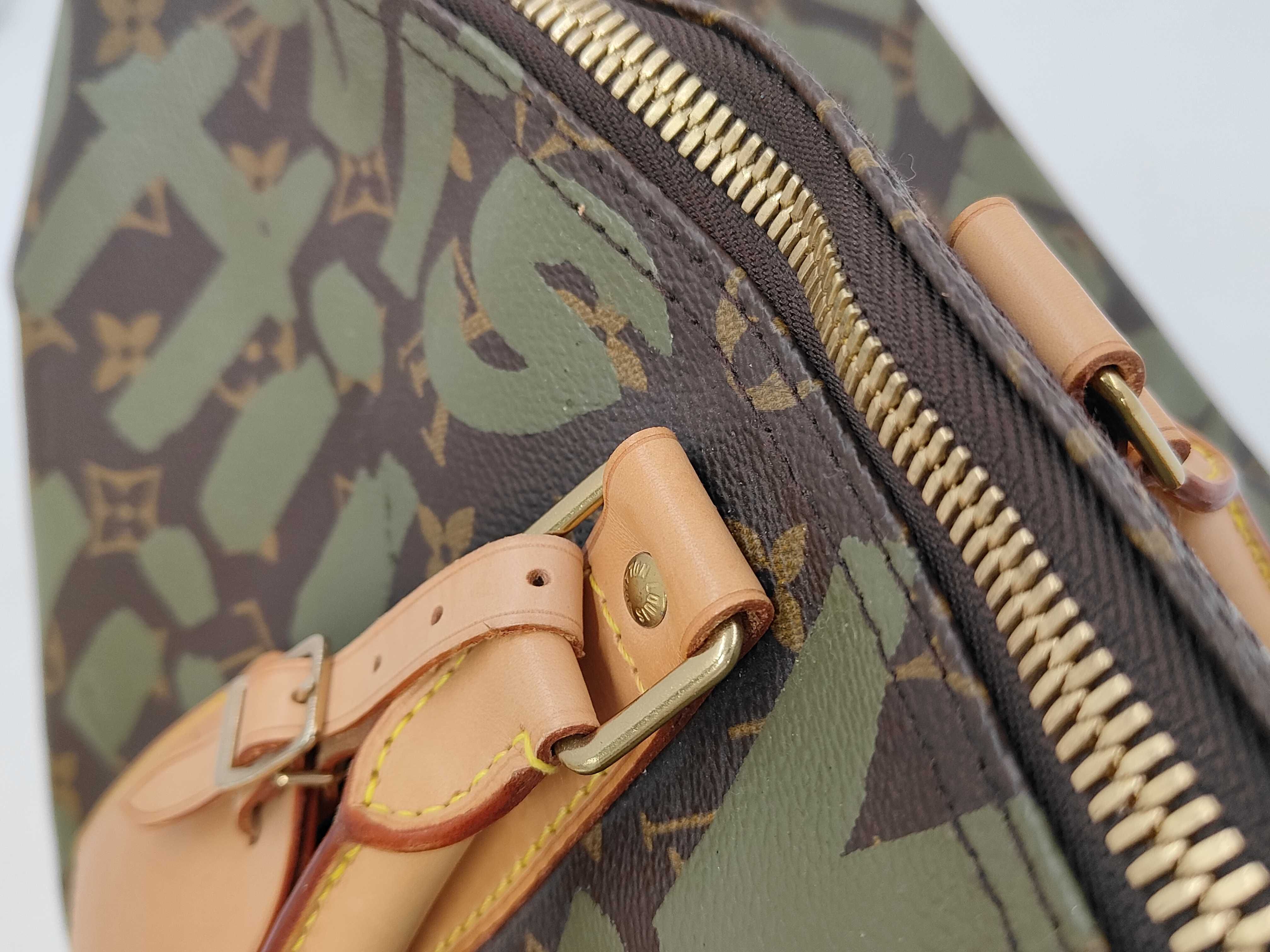 M92196 Monogram Graffiti Keepall 50 Khaki Boston Bag — view 7